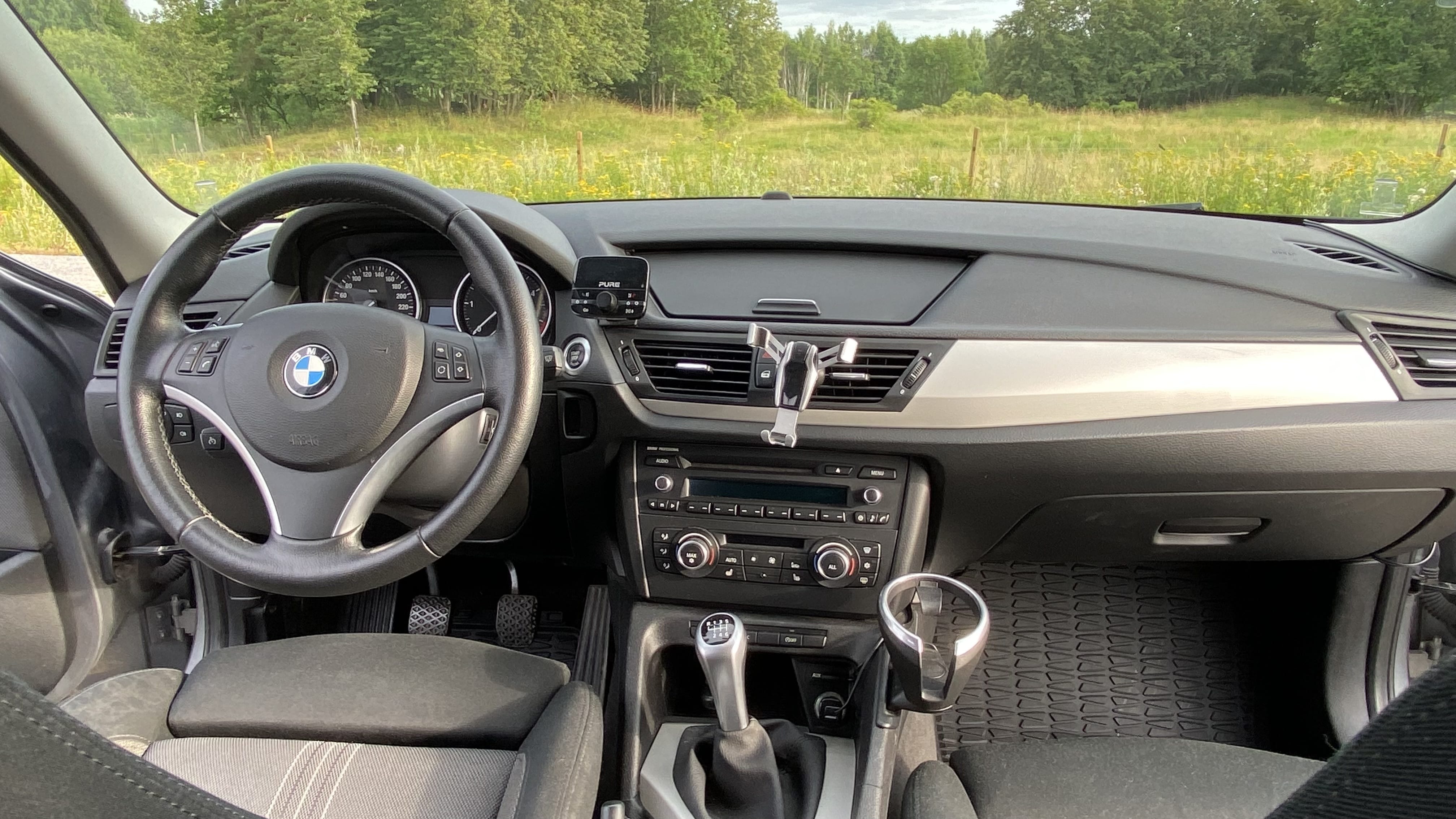 BMW X1 med Skistativ
