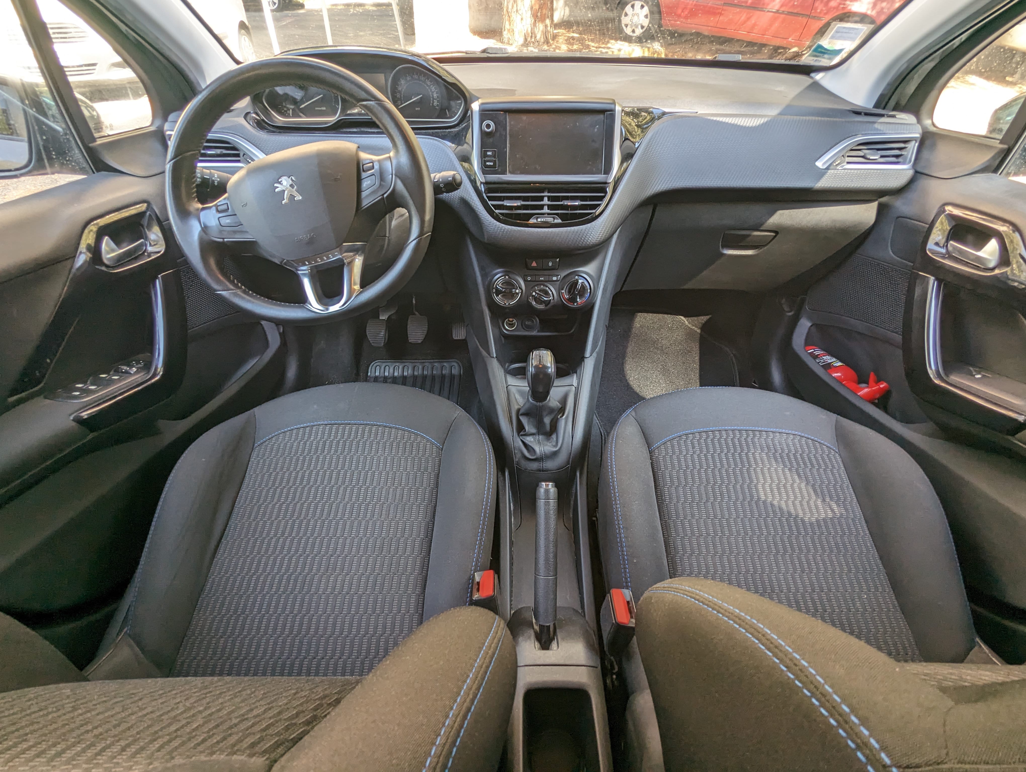 Peugeot 208 Signature avec Climatisation