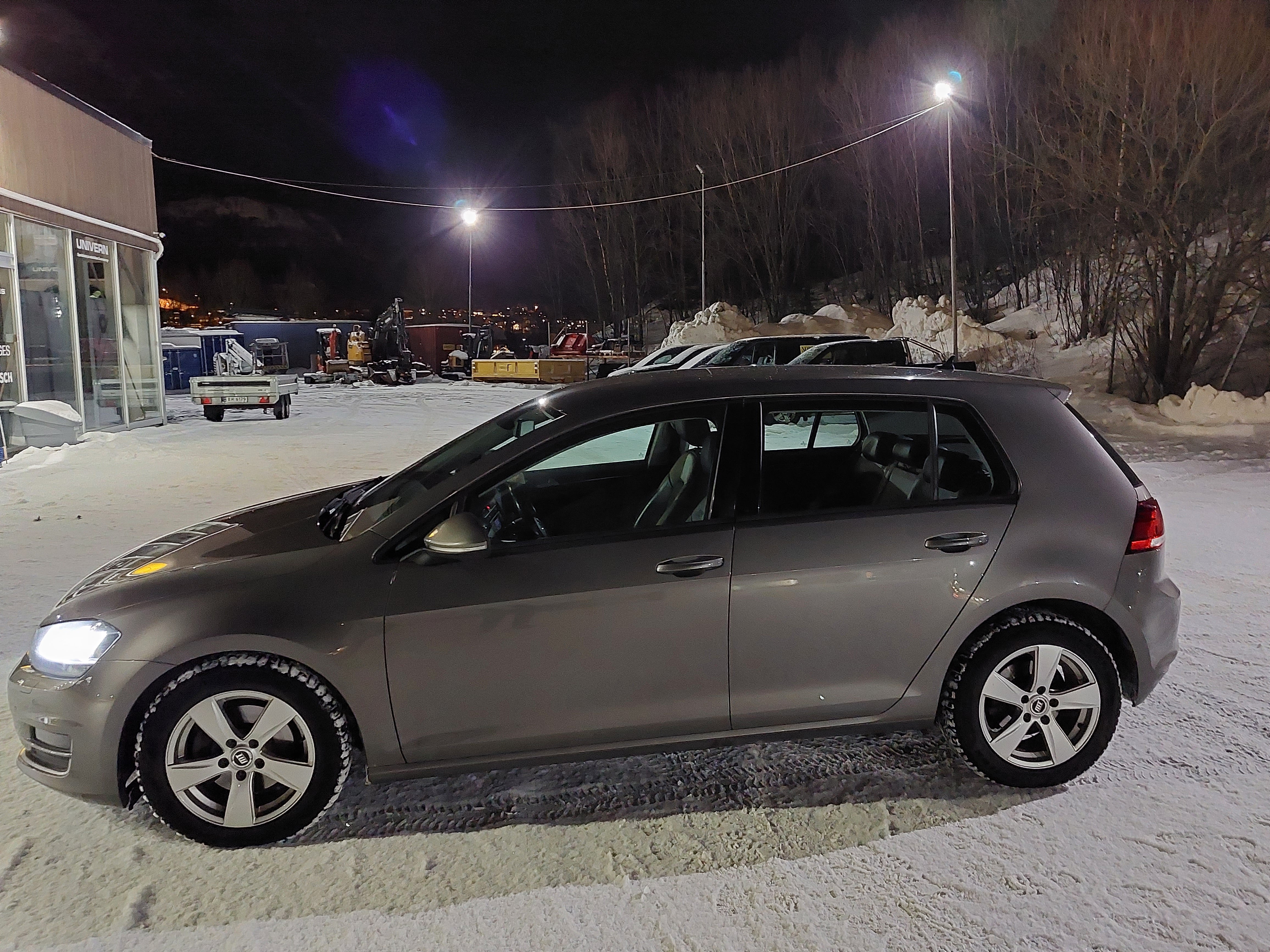Volkswagen Golf with Air conditioning