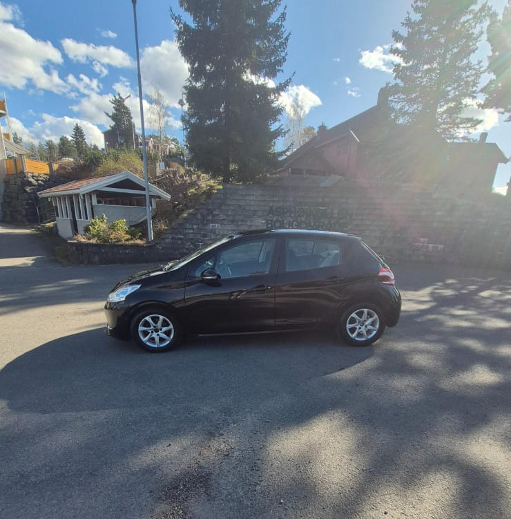 Peugeot 208 with Air conditioning