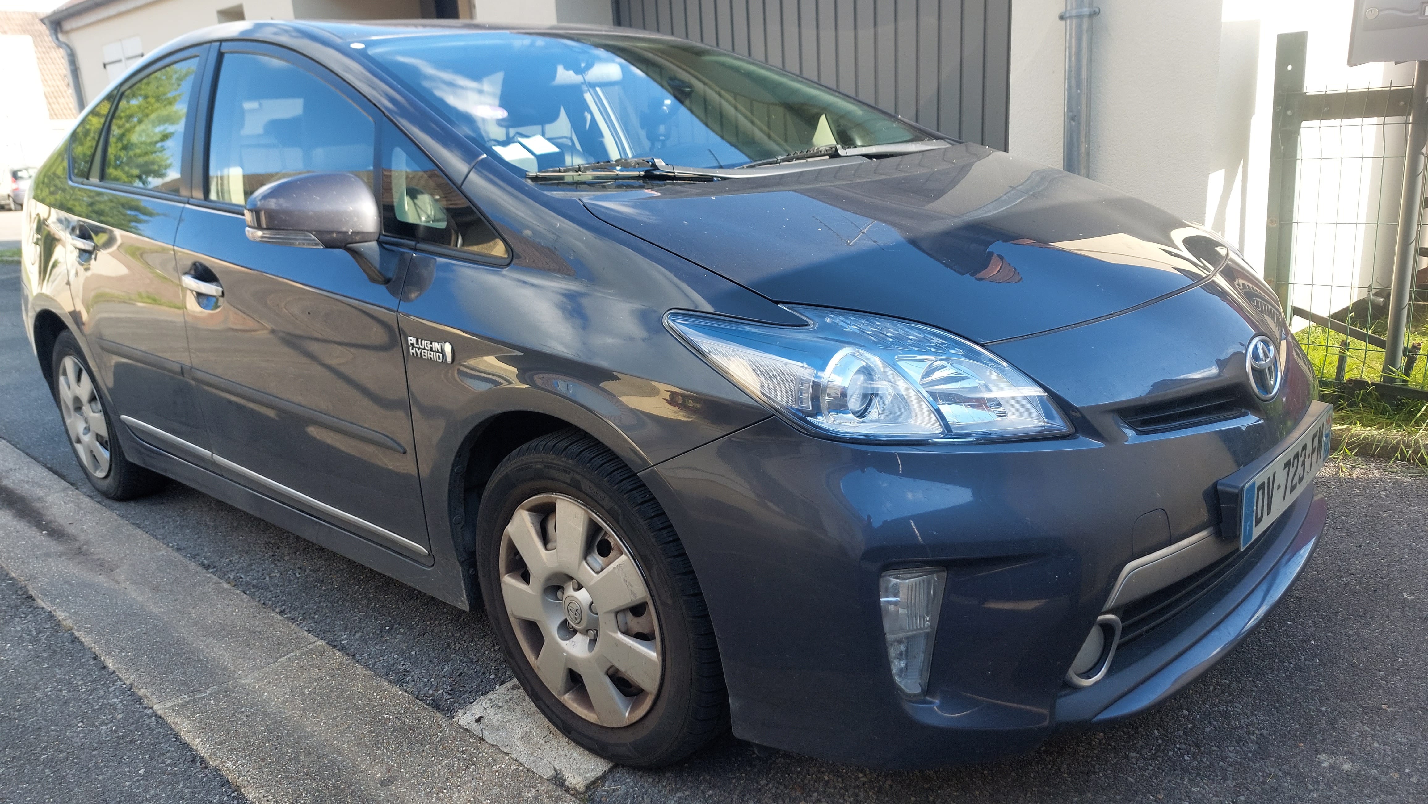 Toyota Prius Hybride, 2015, Essence 98 / Électrique (hybride), automatique
