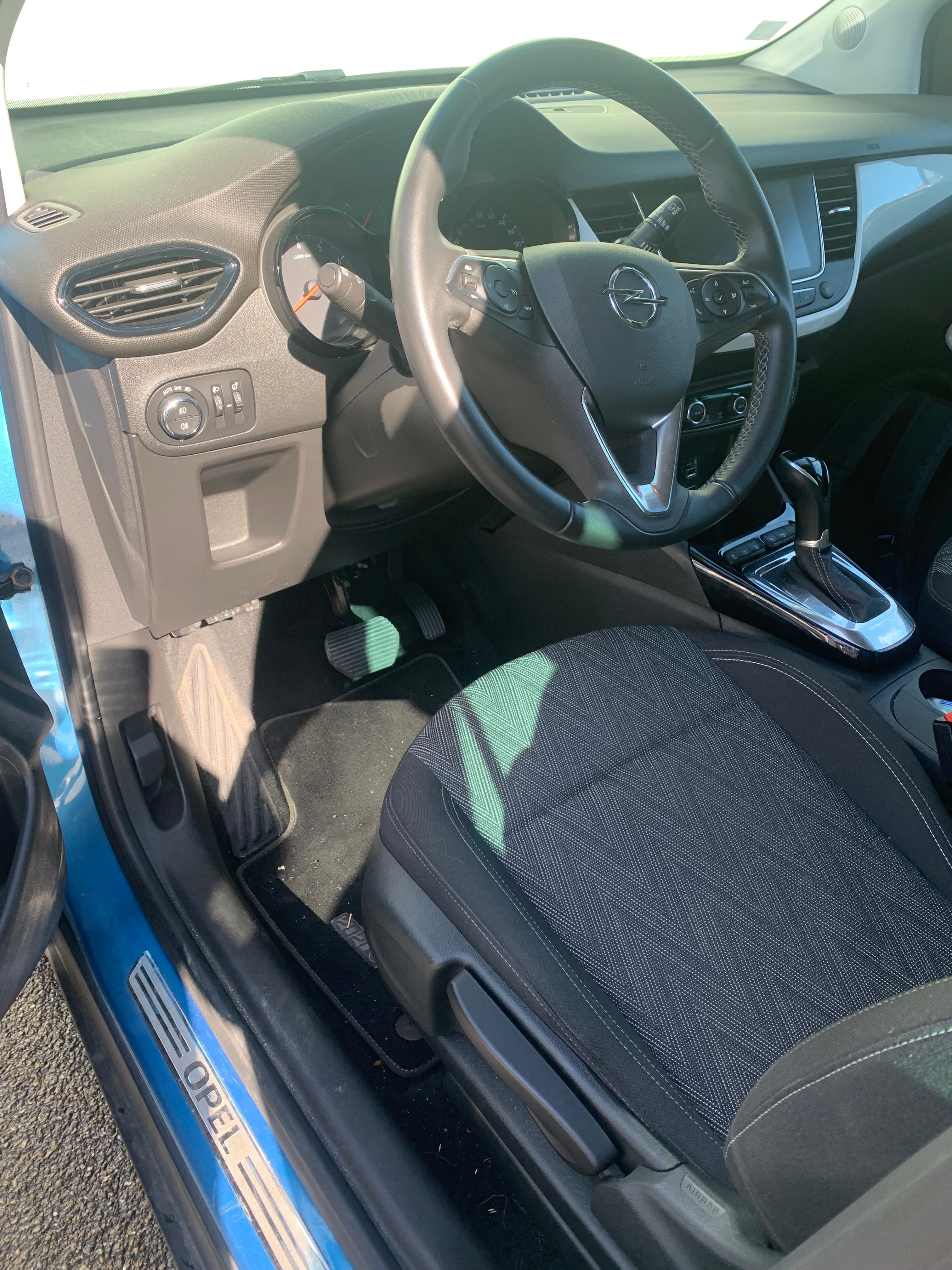 Opel Crossland avec GPS