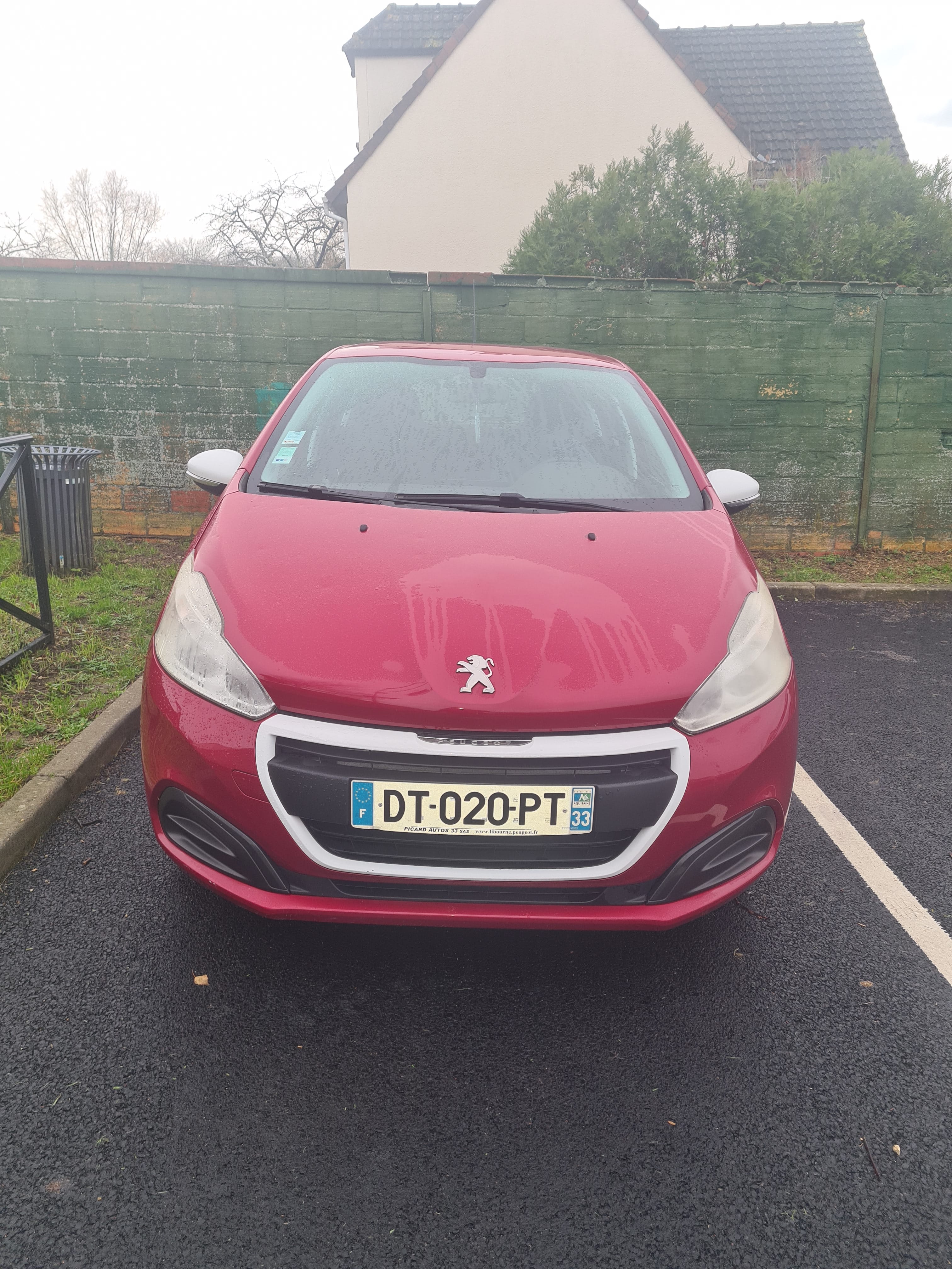 Peugeot 208 Essence, 2015, Essence 98