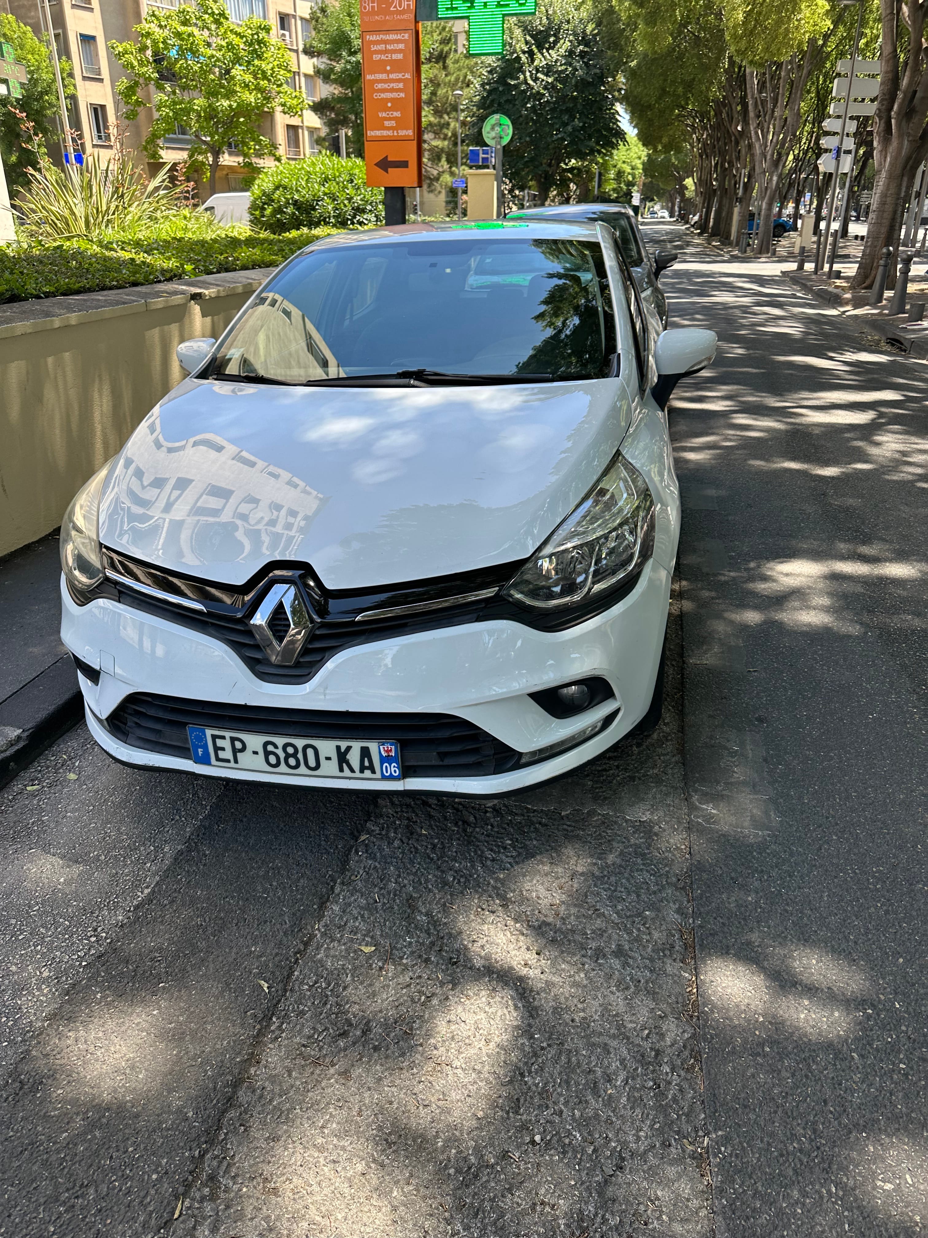 Renault Clio with Audio / iPod input