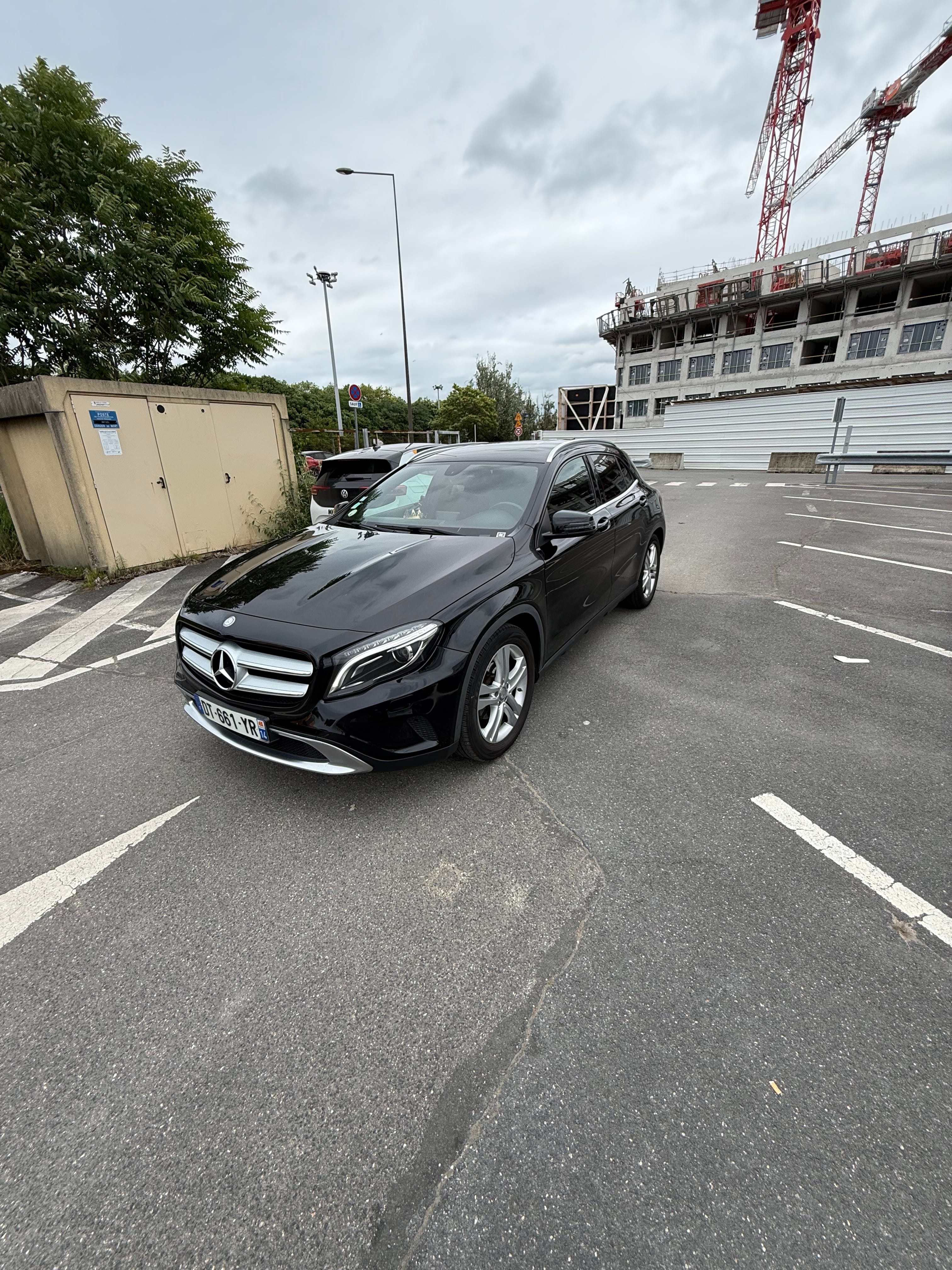 Mercedes-Benz GLA 200 avec Entrée audio / iPod