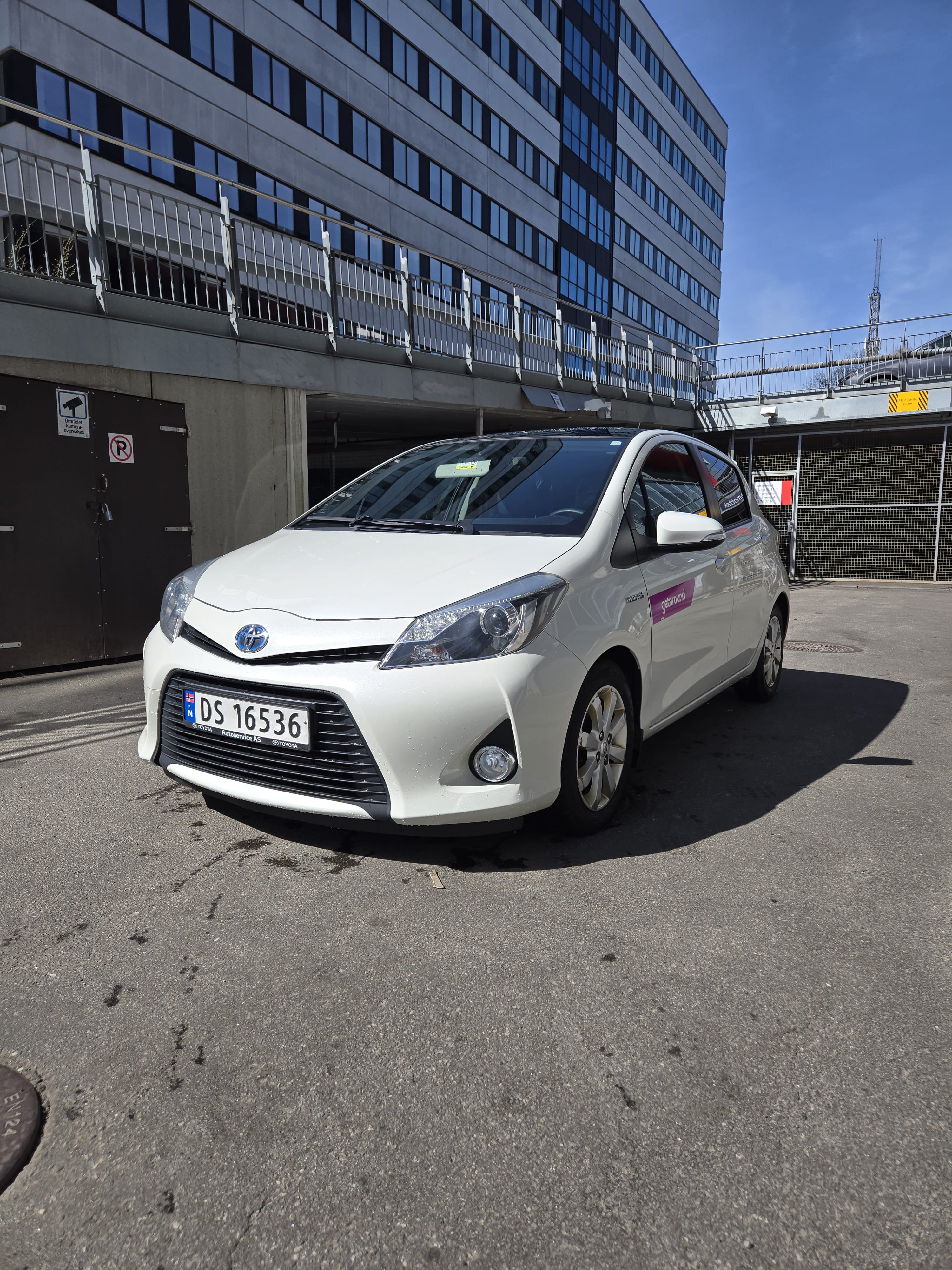 Toyota Yaris Hybrid 1,5 Bensin/Hybrid, Automat, 2014, Blyfri 95 / Elektrisk (hybrid), automatisk