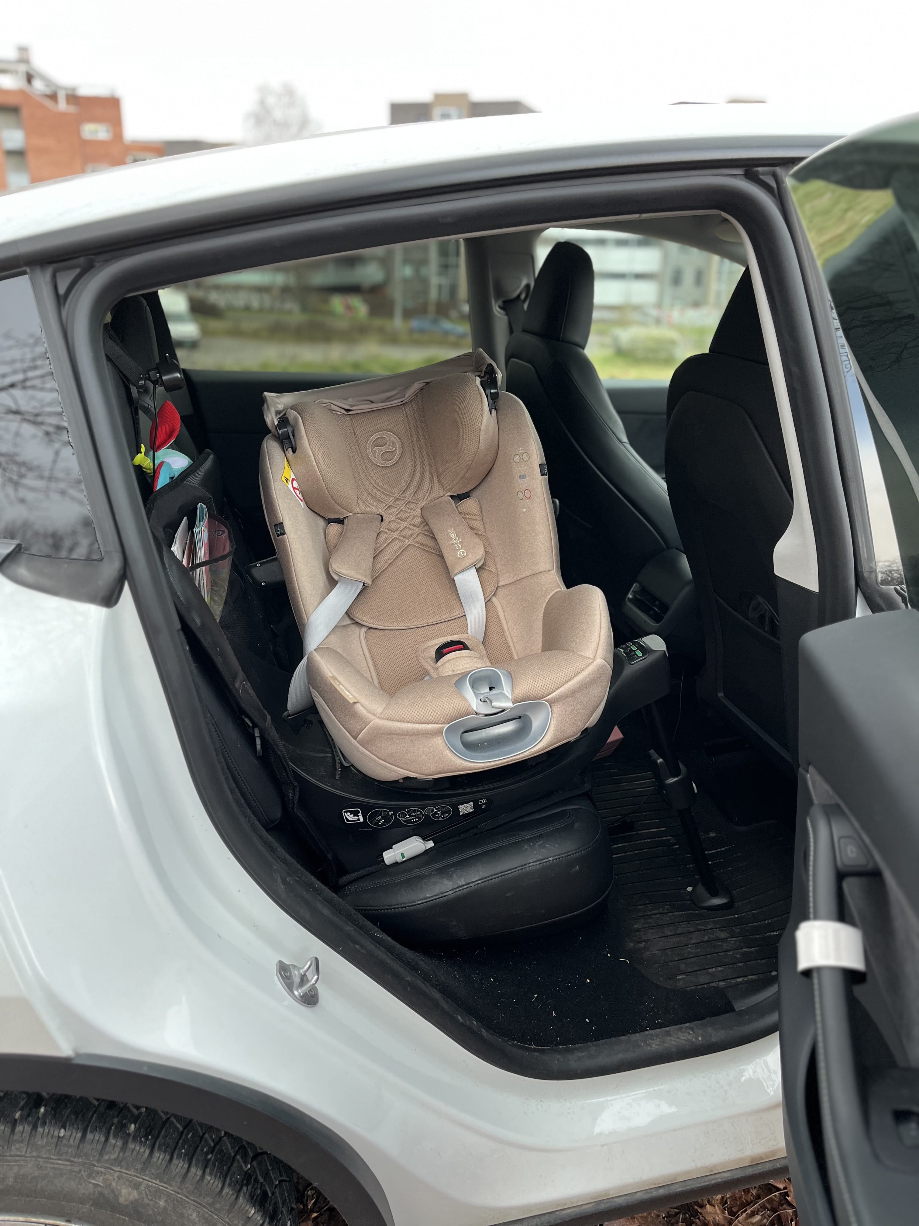 Tesla Model Y Long Range med Babysete