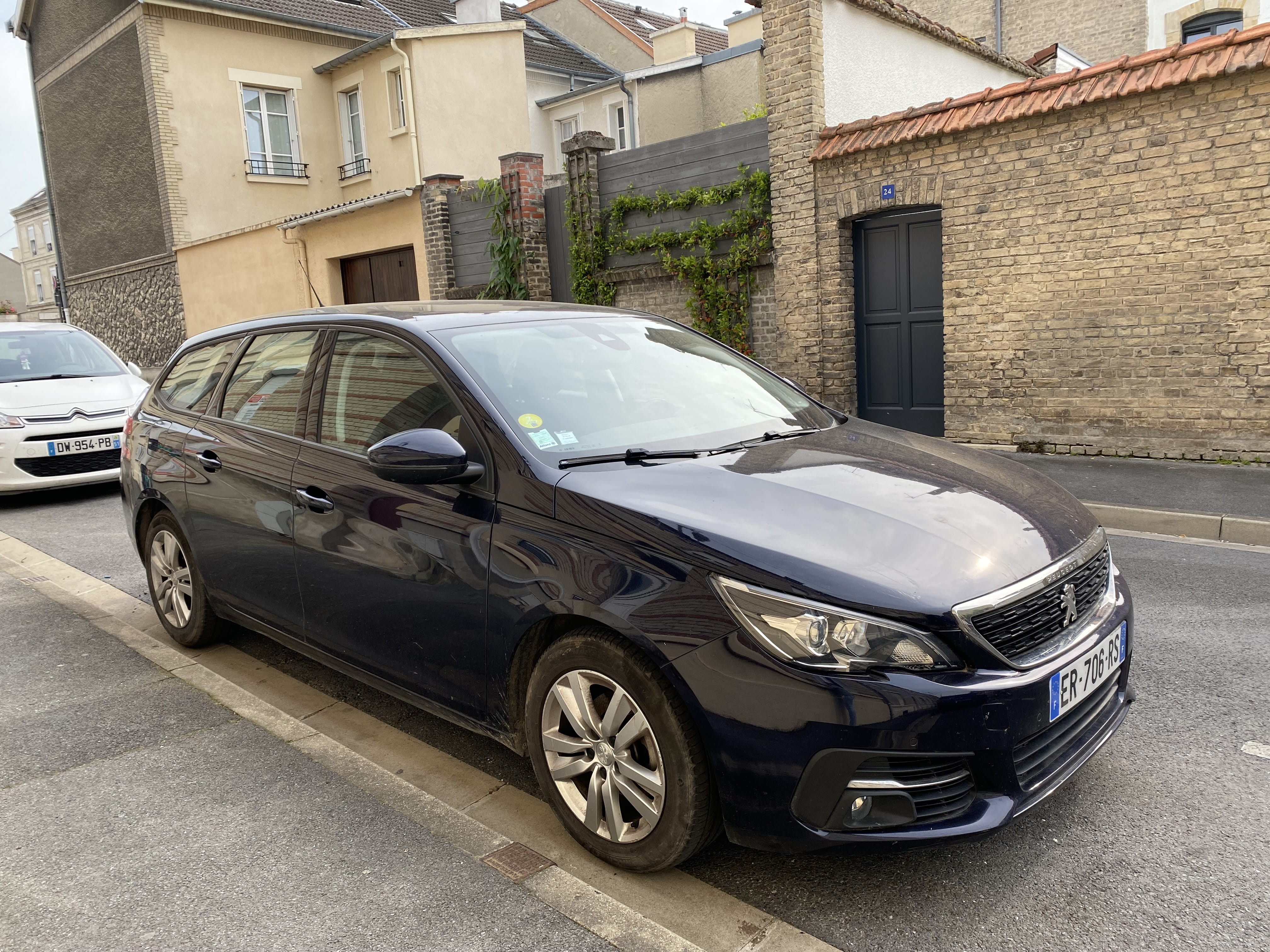 Peugeot 308 SW avec Siège bébé