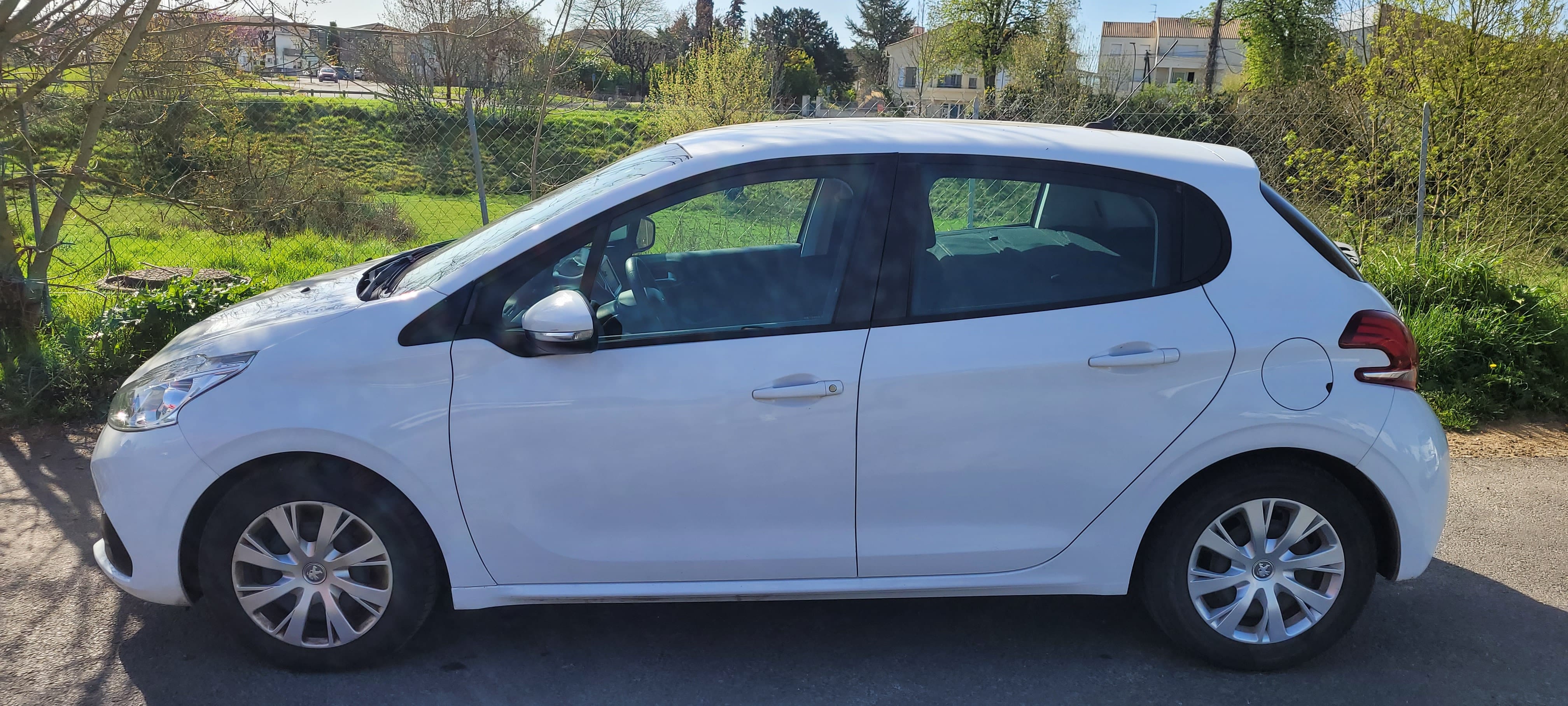 Peugeot 208 Société avec Climatisation