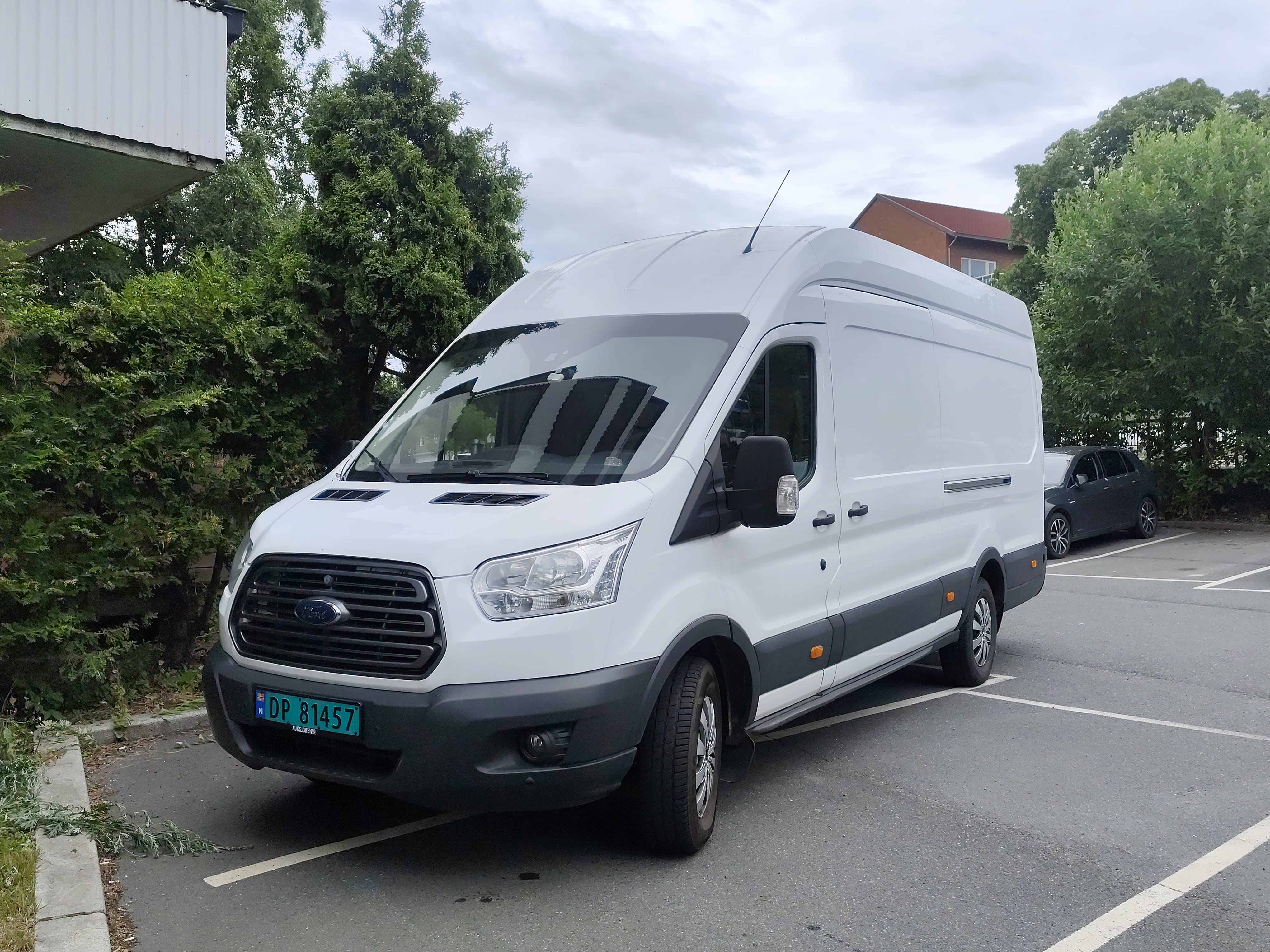 Ford Transit Varebil con Neumáticos de invierno