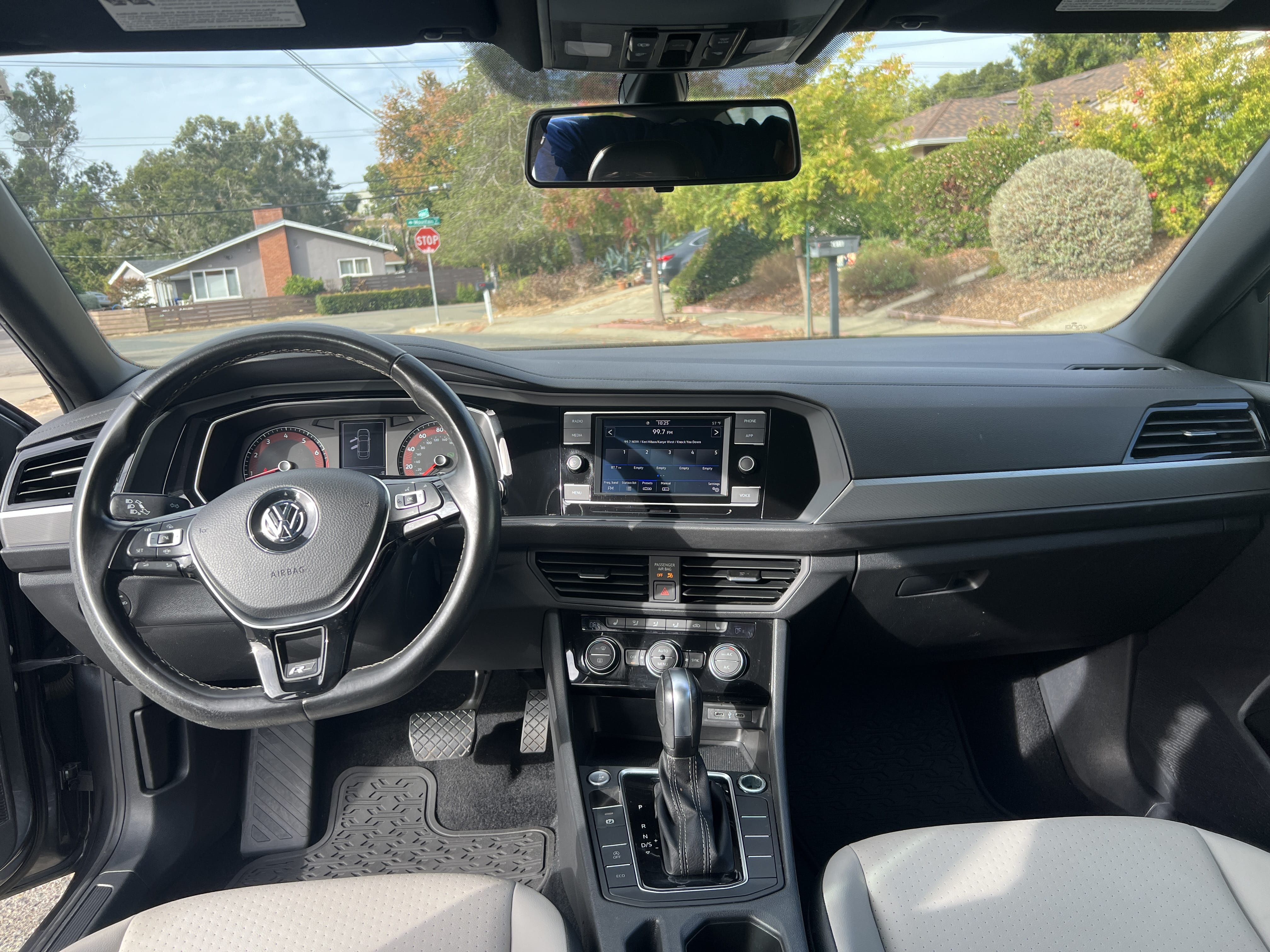 Volkswagen Jetta R-Line with Cruise control