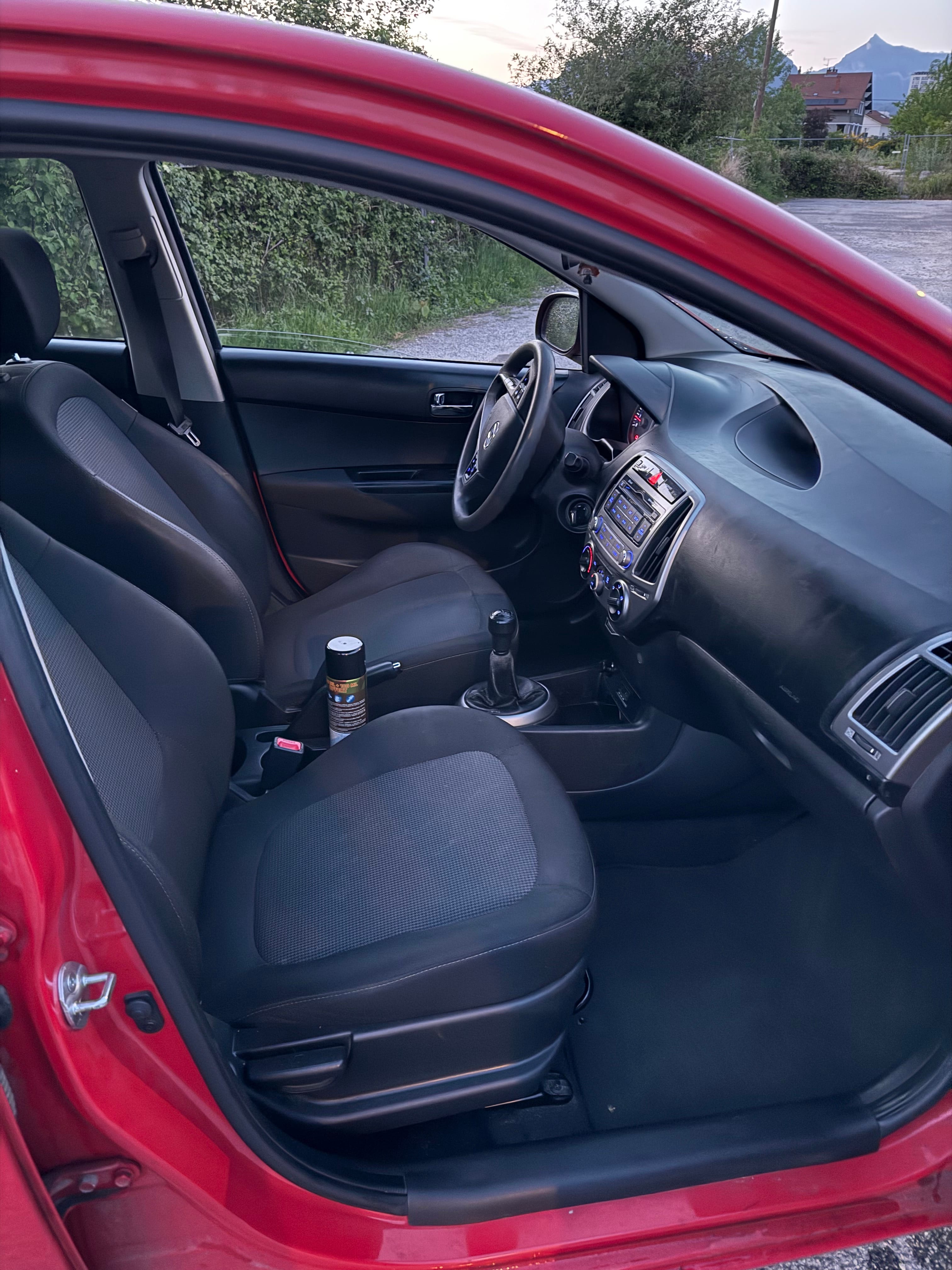 Hyundai i20 1.2 essence avec Siège bébé