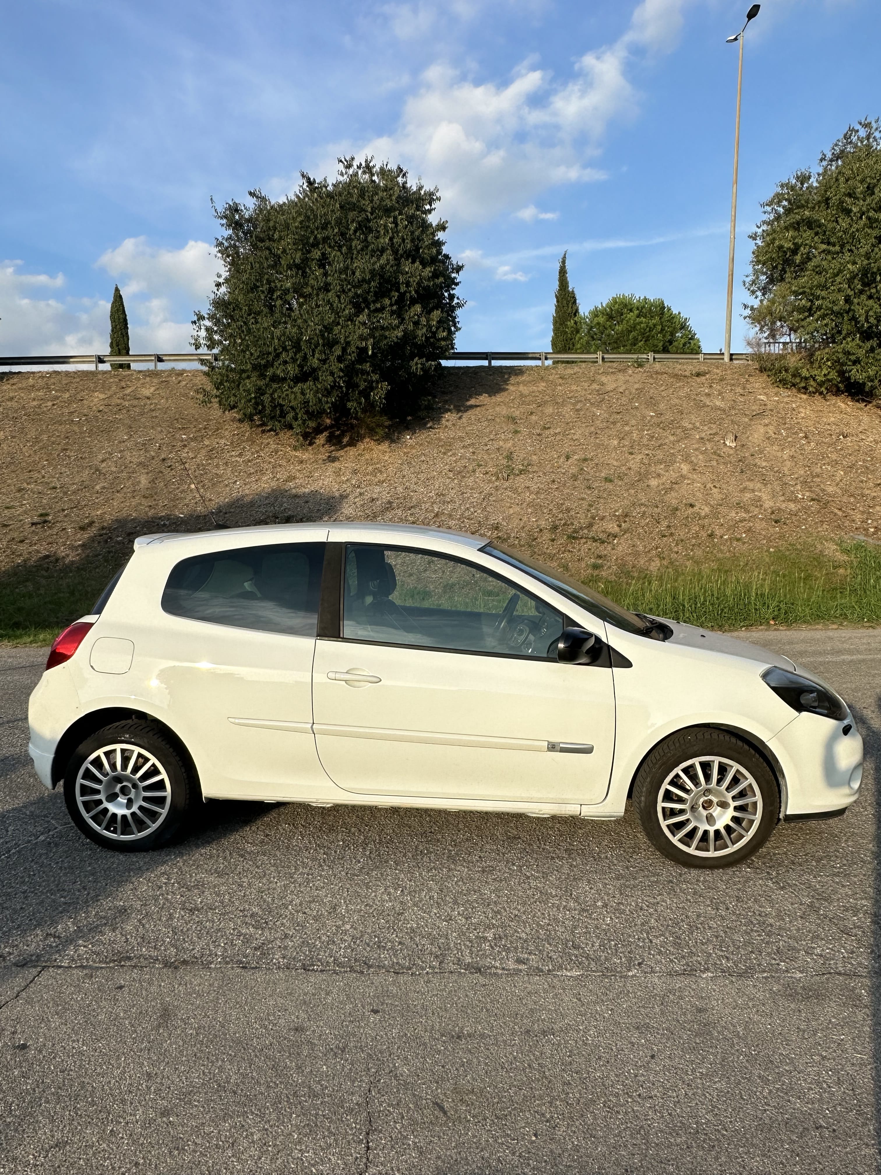 Renault Clio III GT 1.6 128ch avec Climatisation