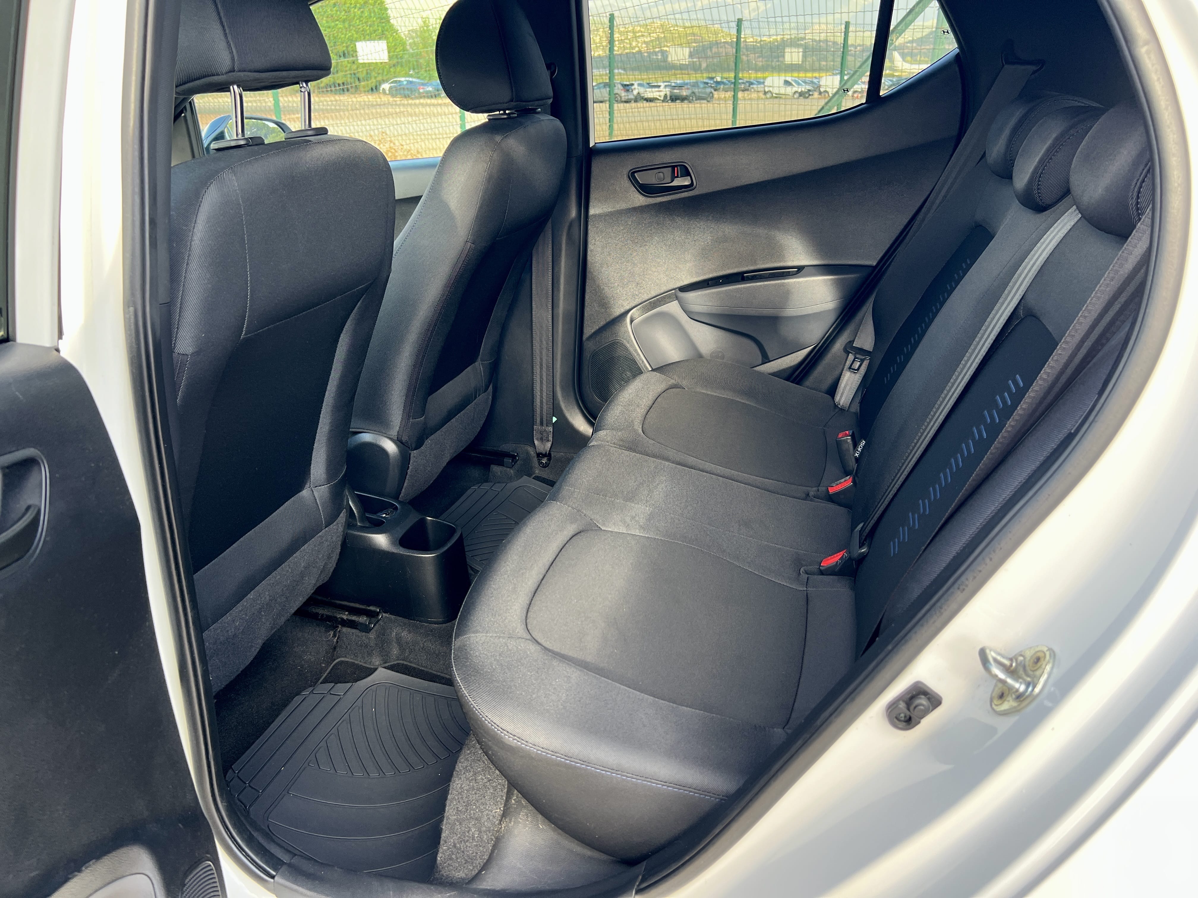 Hyundai i10 - Économique & Pratique with Audio / iPod input