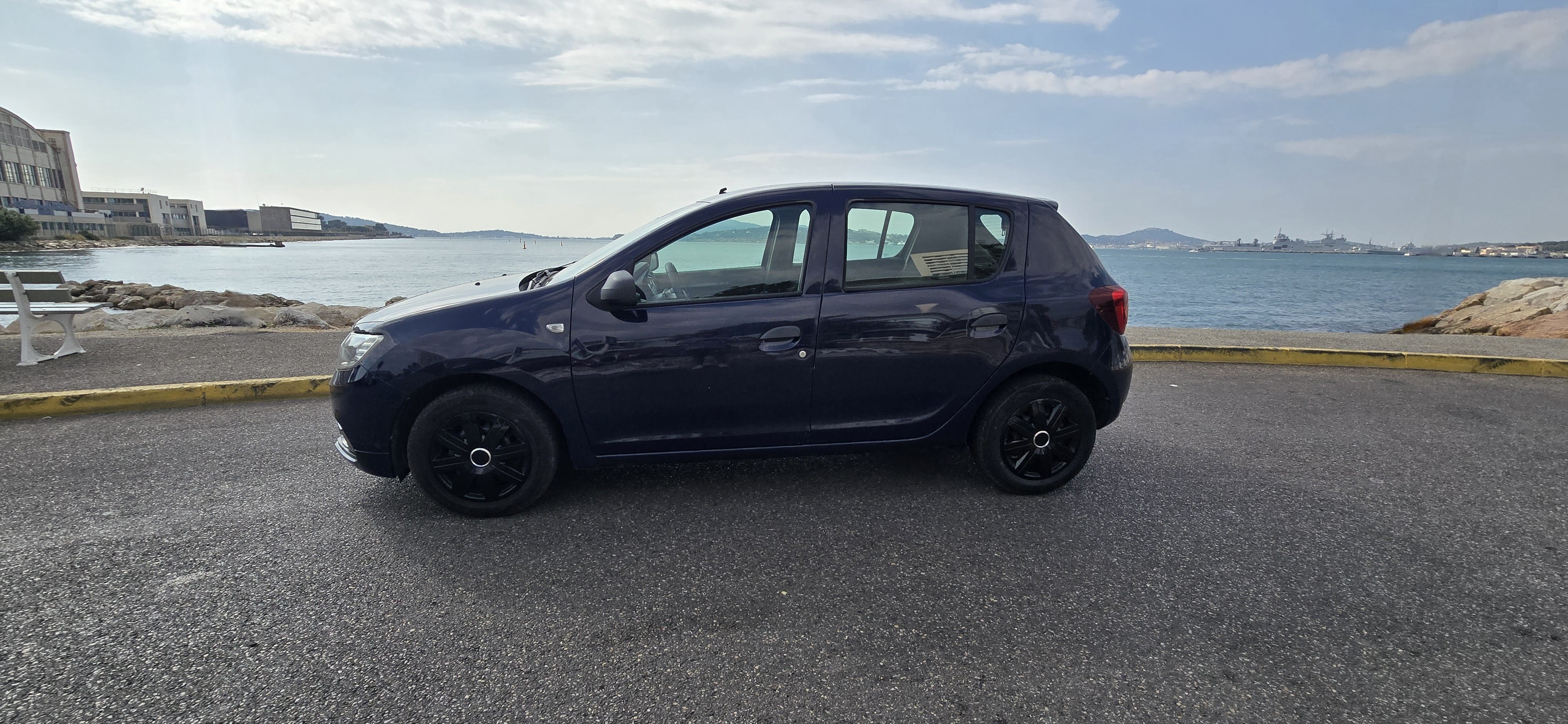 Dacia Sandero Ethanol E85 mit Kindersitz