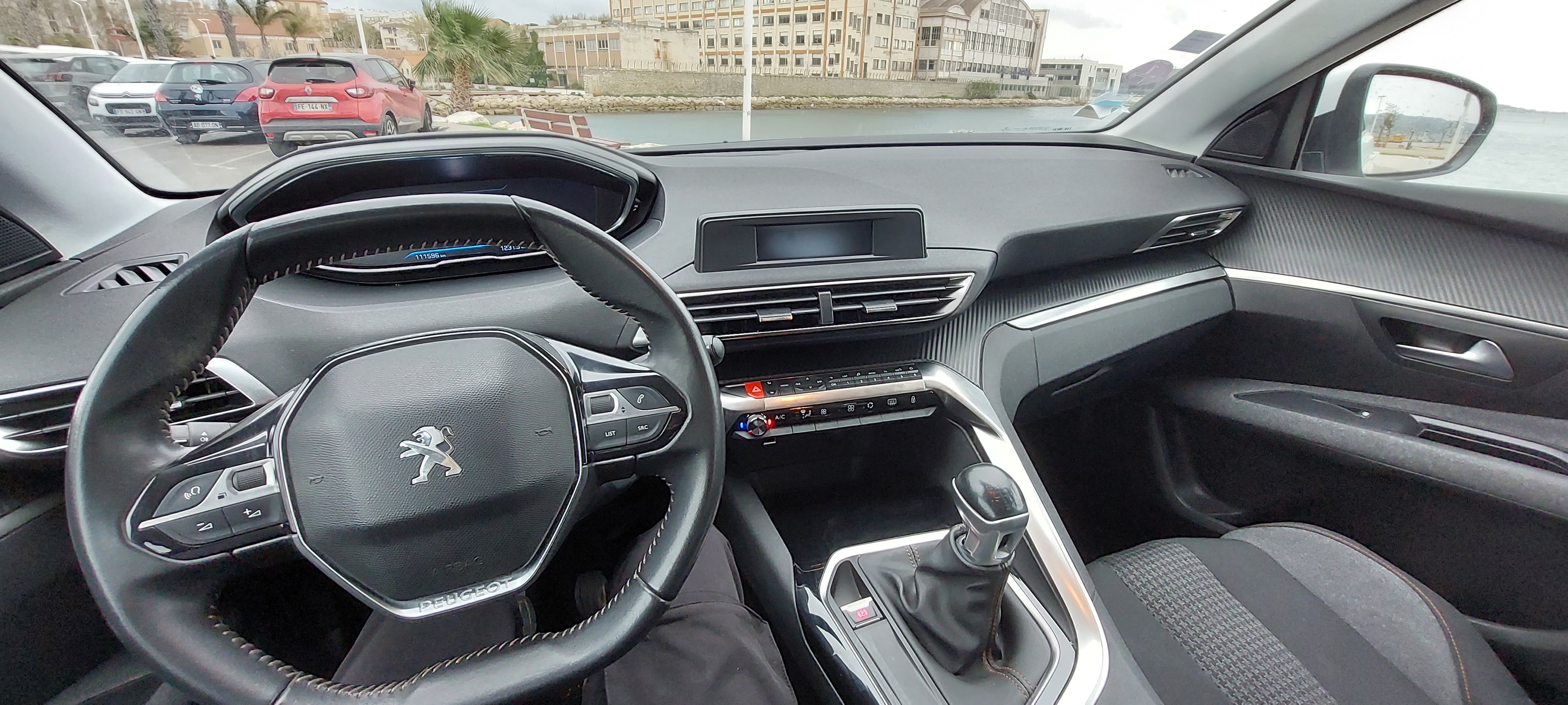 Peugeot 5008 Business avec Coffre de toit