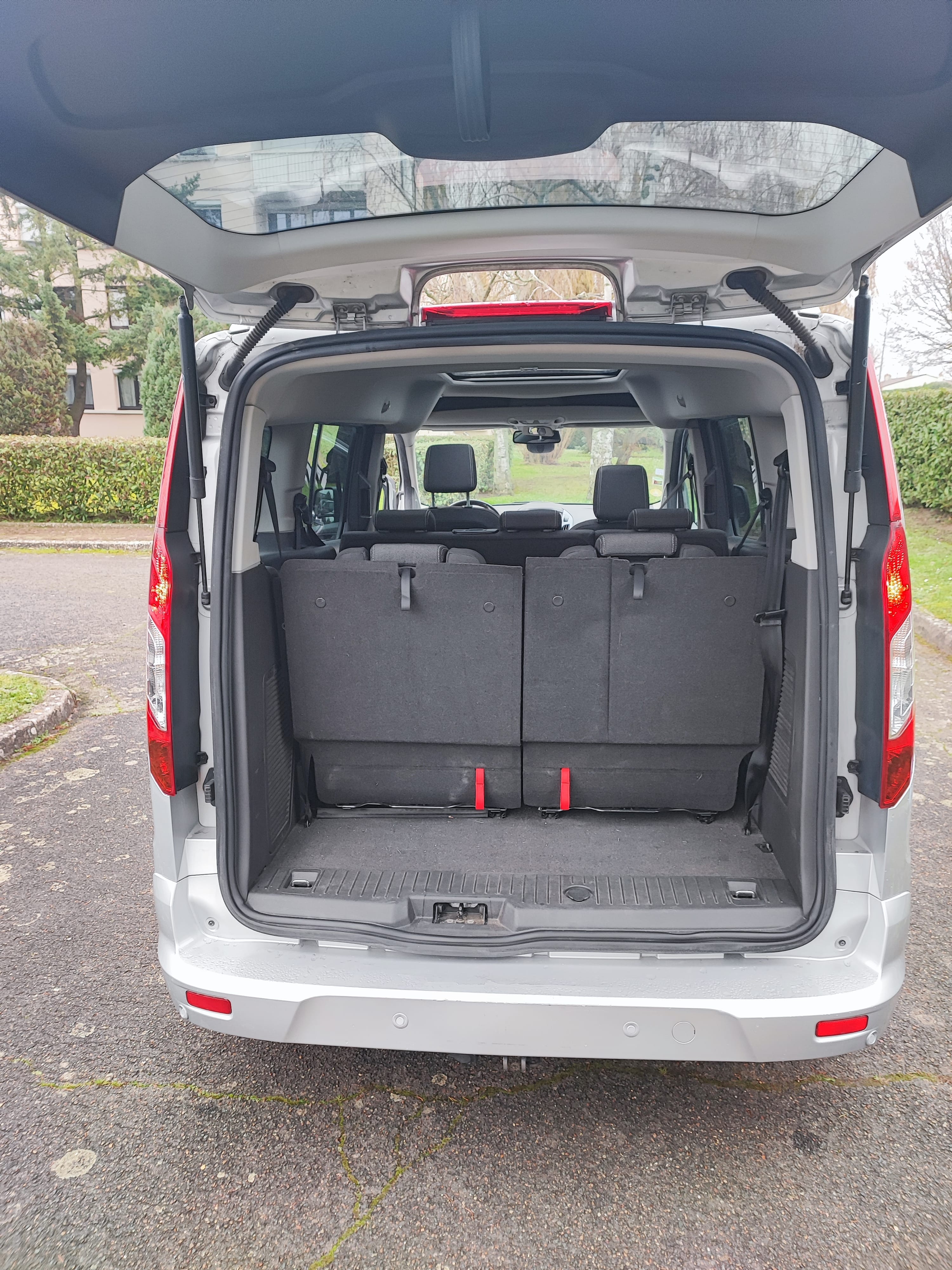 Ford Tourneo Connect avec Régulateur de vitesse