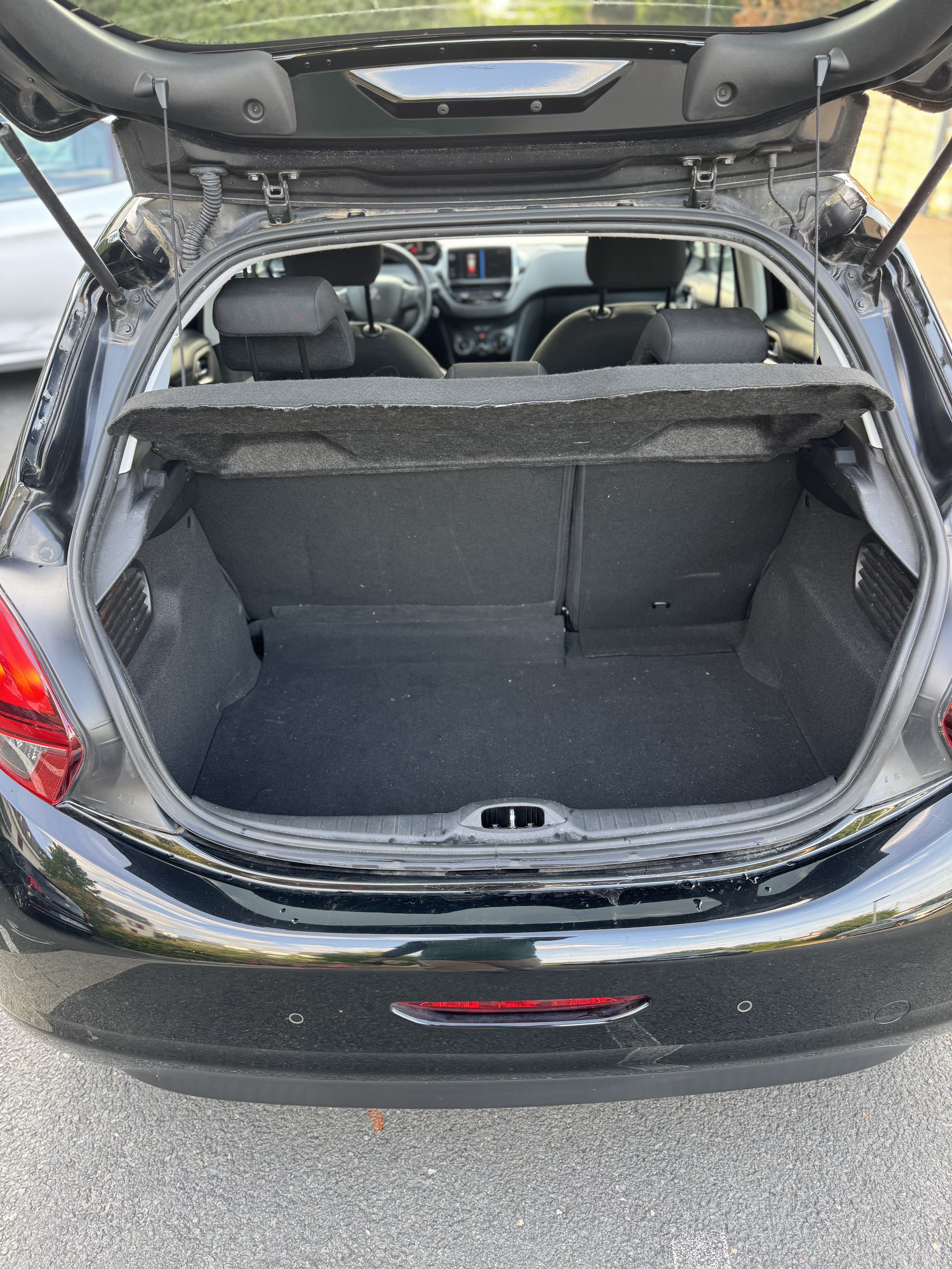 Peugeot 208 avec Entrée audio / iPod