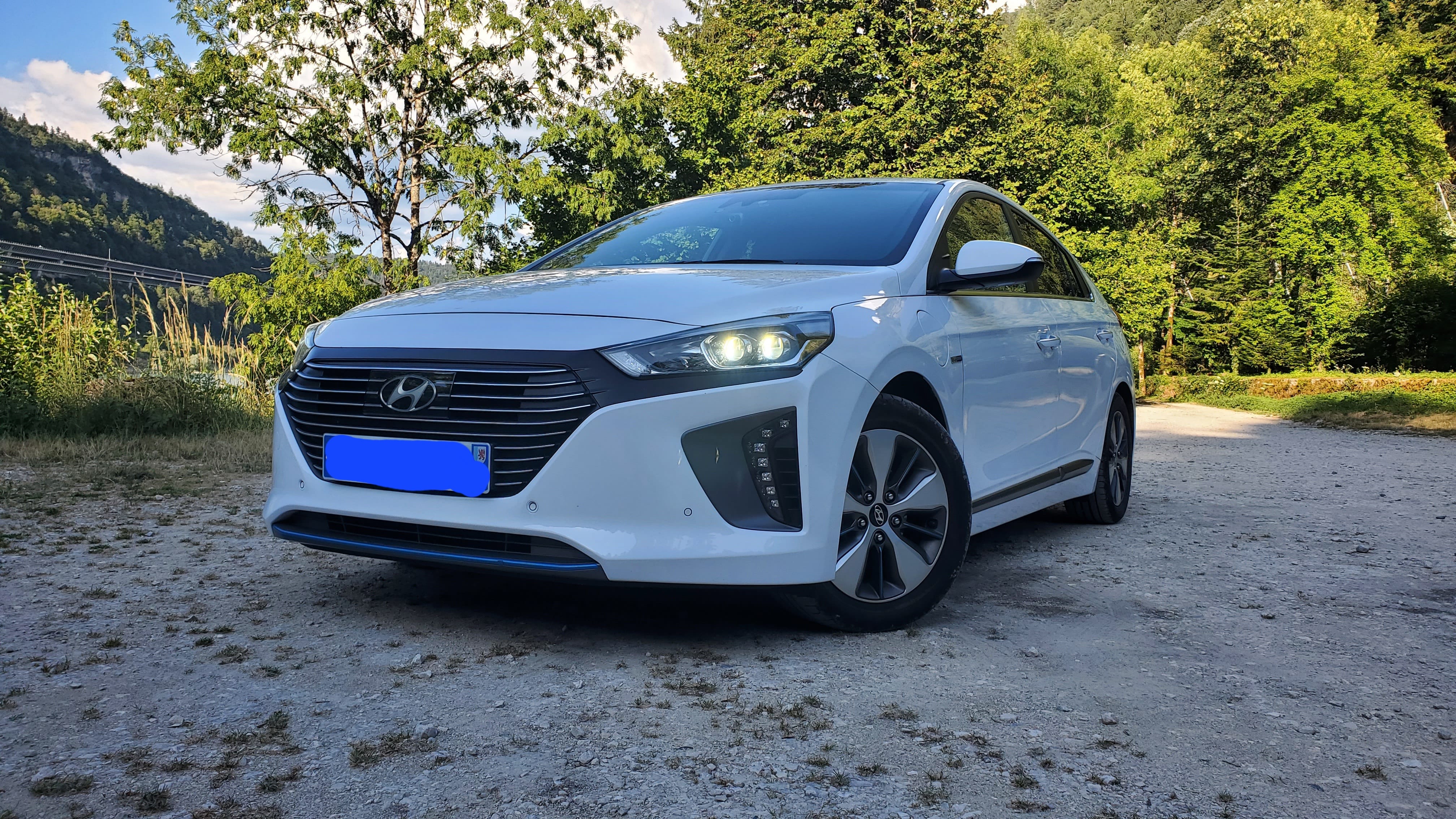 Hyundai Ioniq, 2019, Essence 95 / Électrique (hybride), automatique