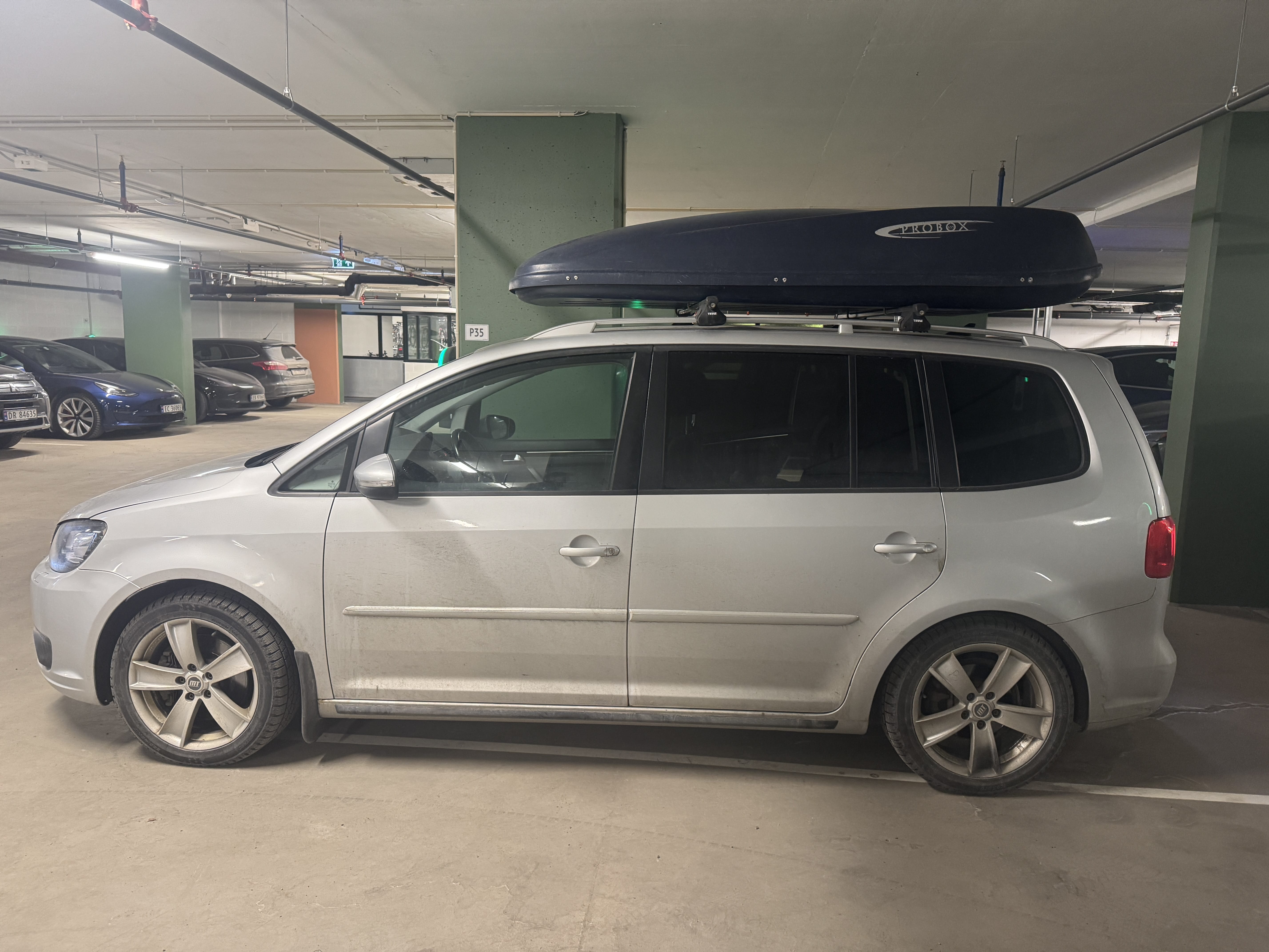 Volkswagen Touran with Air conditioning