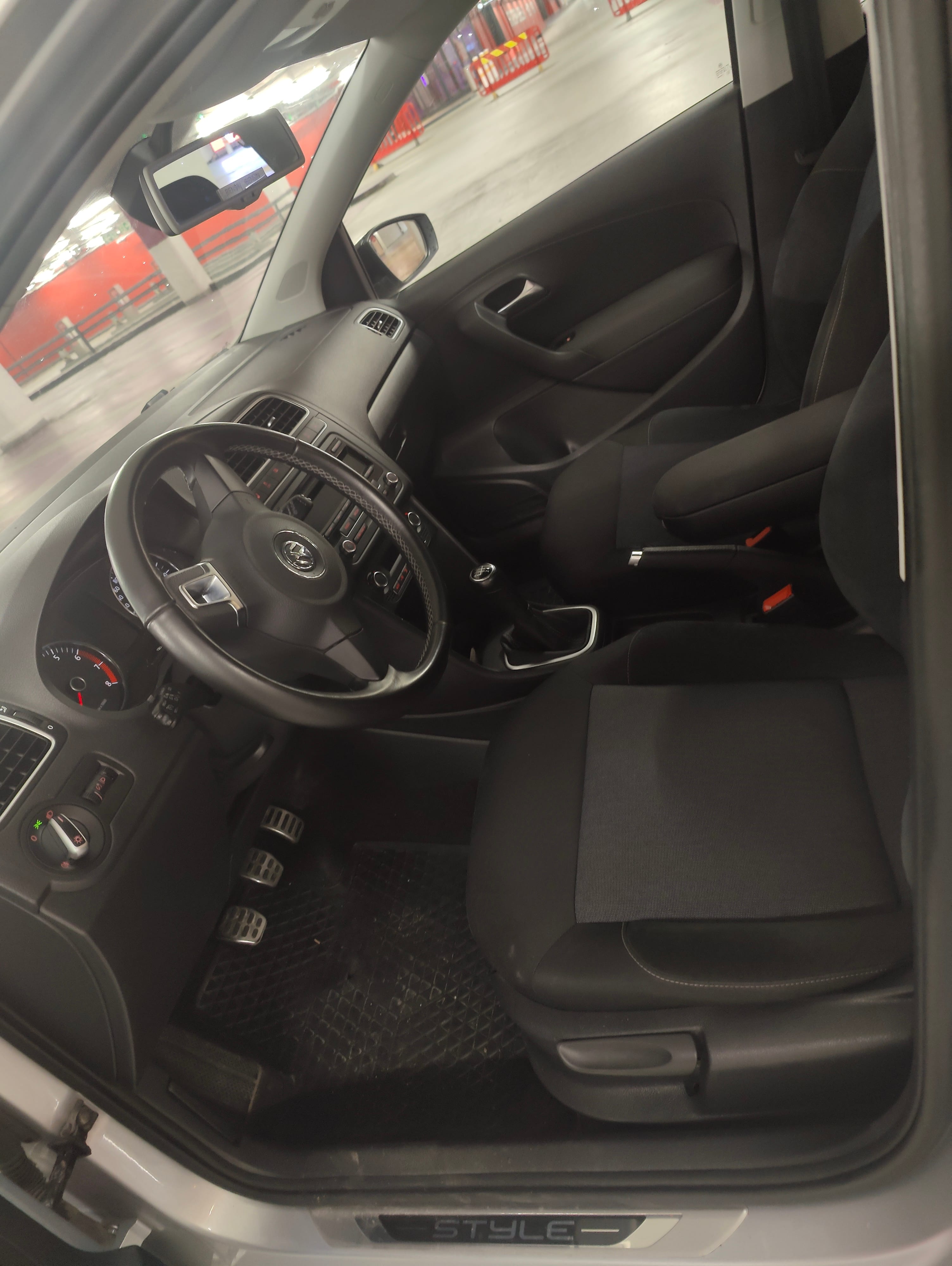 Volkswagen Polo med Lydinngang