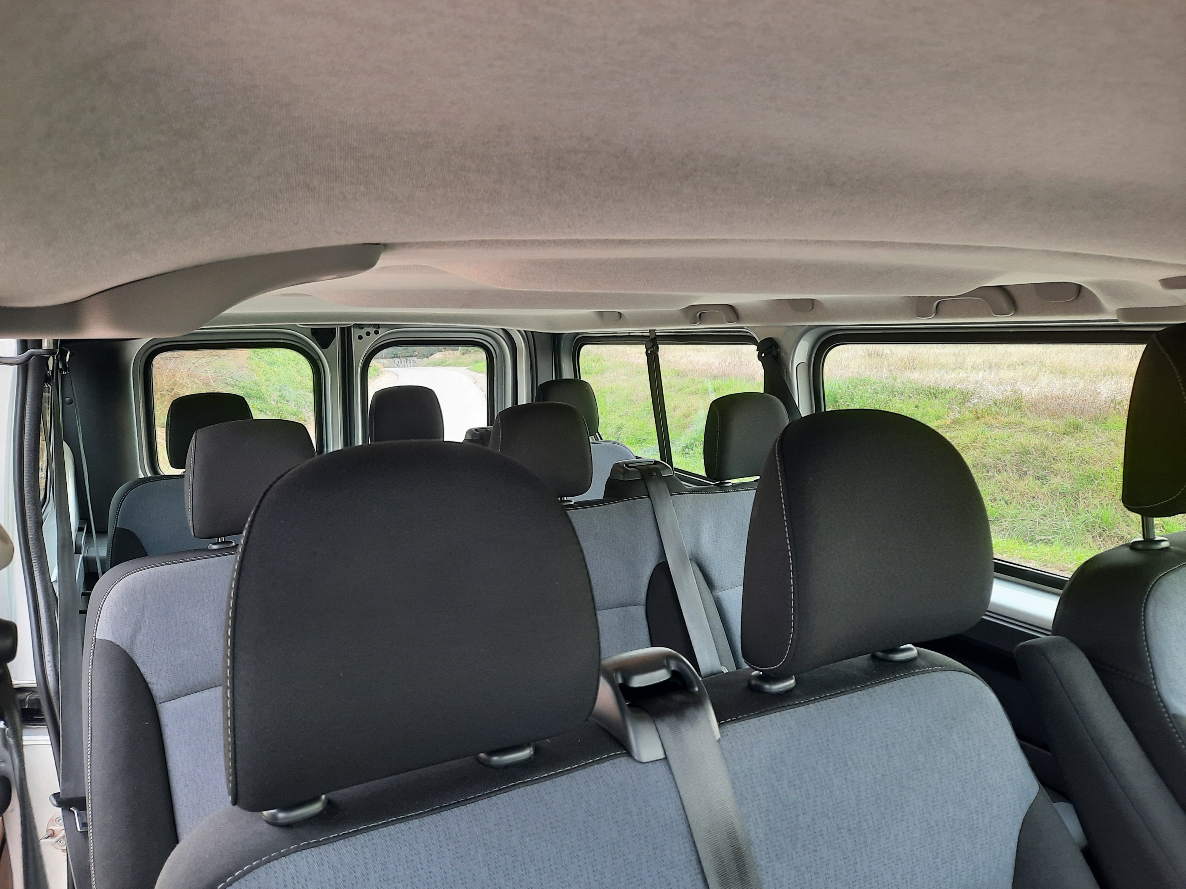 Opel Vivaro Combi avec Entrée audio / iPod