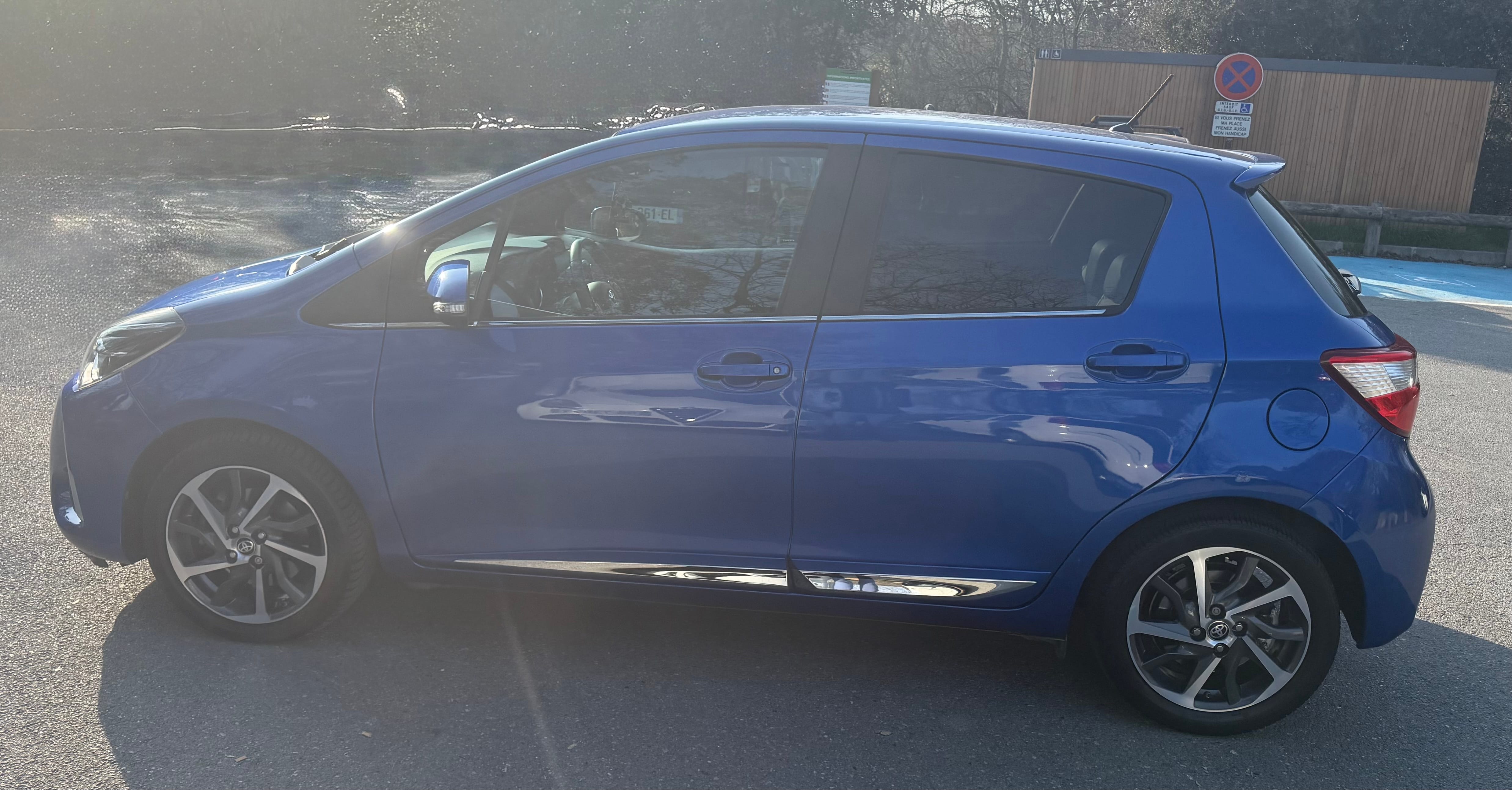 Toyota Yaris Hybride avec Climatisation