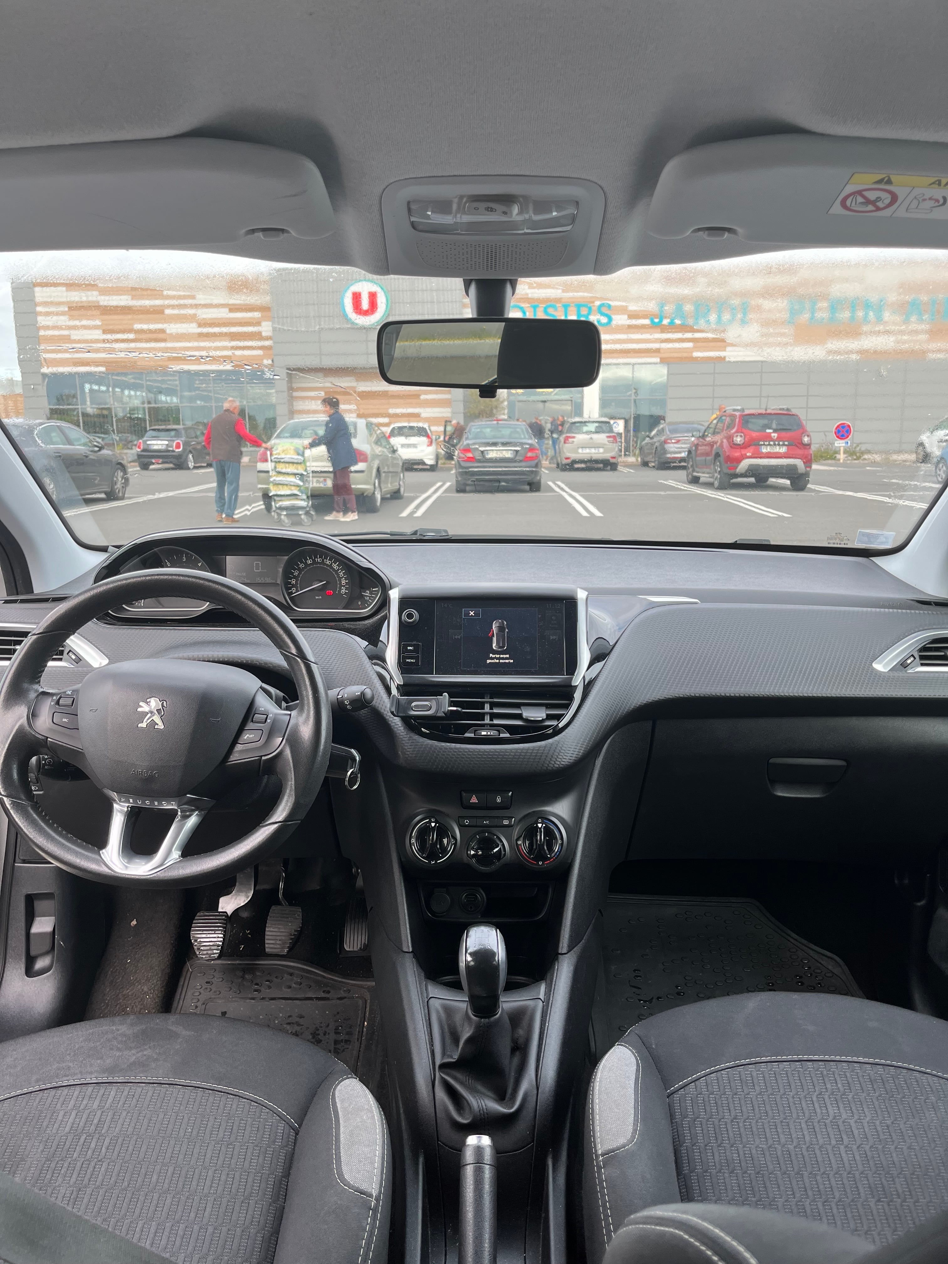 Peugeot 208 avec GPS