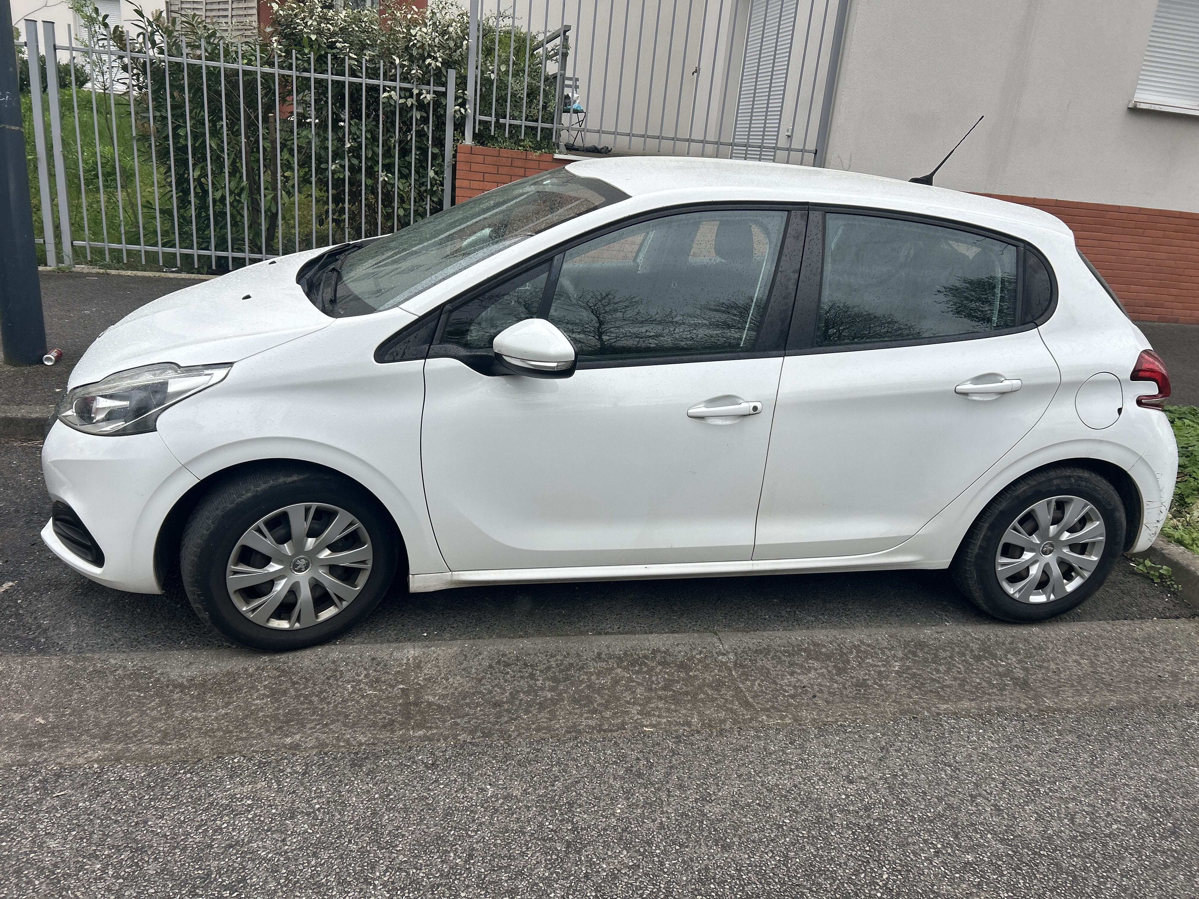 Peugeot 208 avec Climatisation