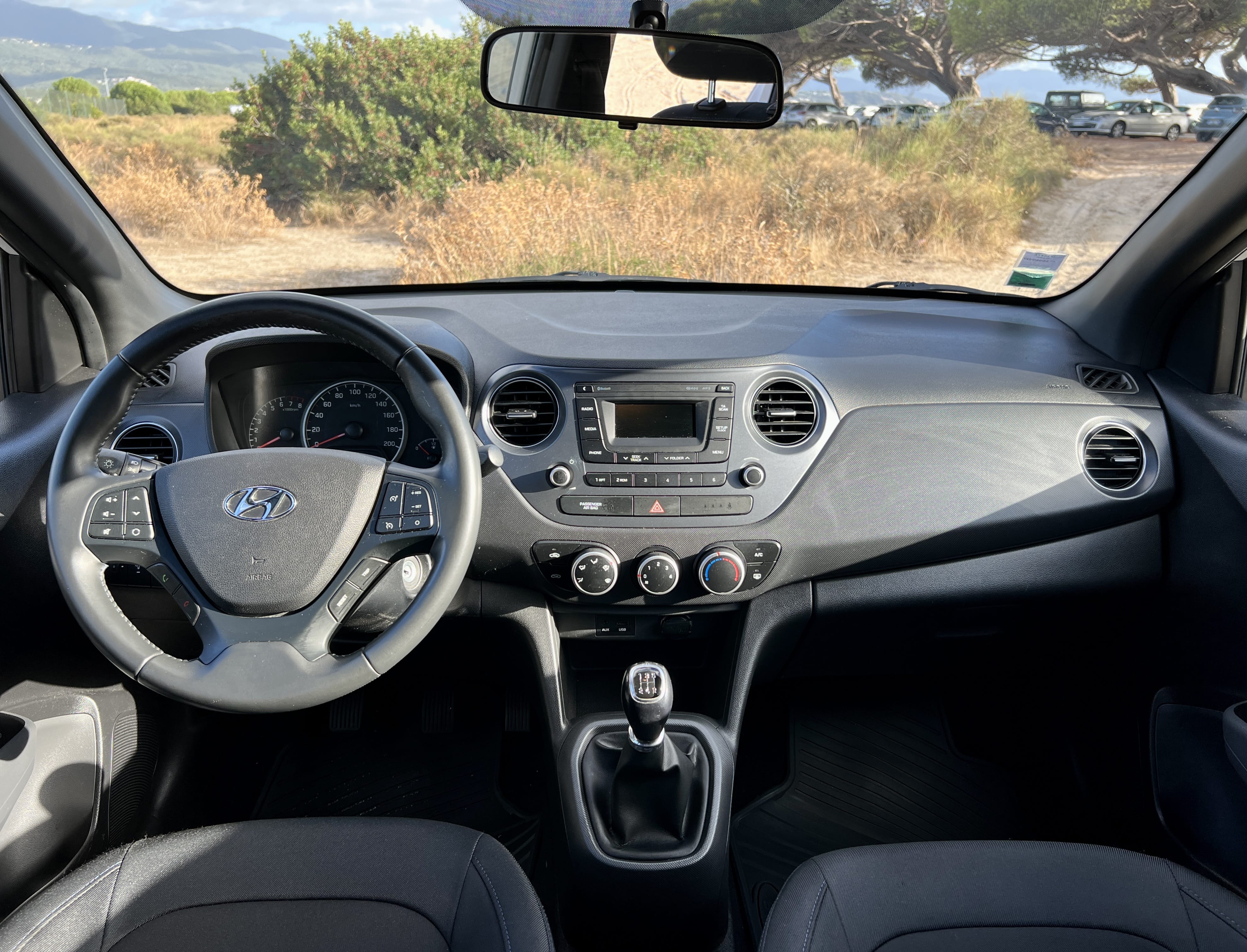 Hyundai i10 - Économique & Pratique with Bluetooth audio