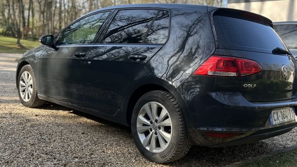 Volkswagen Golf Louez la Volkswagen Golf TDI – Confort, Technologie et Performance ! avec Entrée audio / iPod