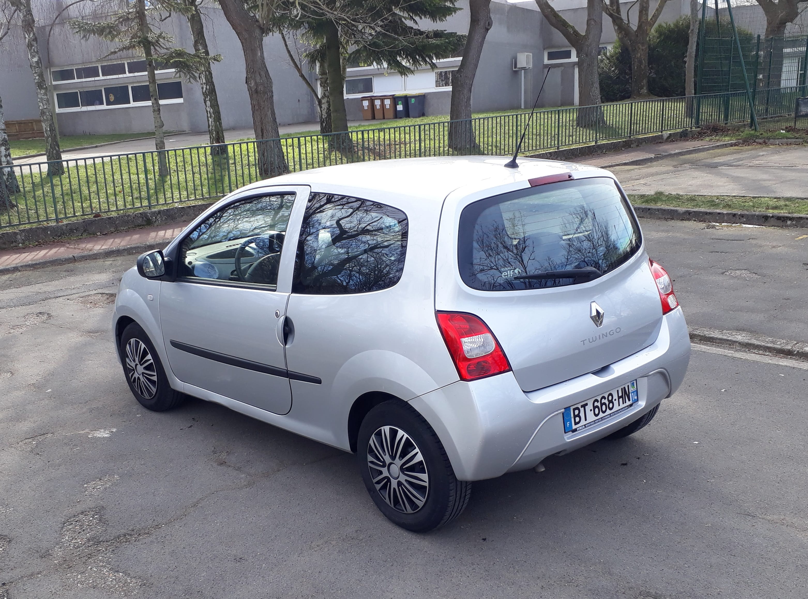 Renault Twingo II avec Entrée audio / iPod