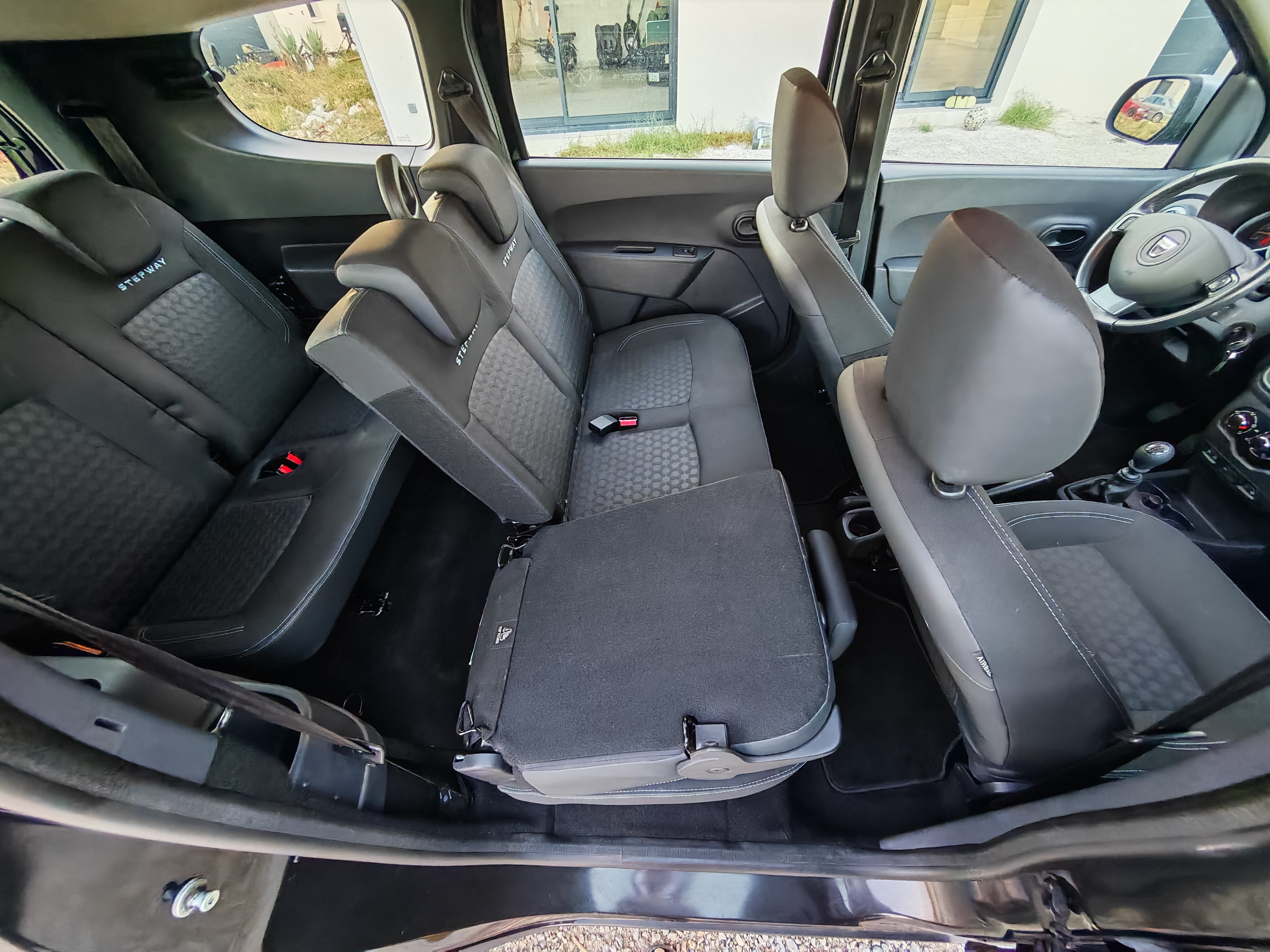 Dacia Lodgy 1.5 DCI avec Apple CarPlay