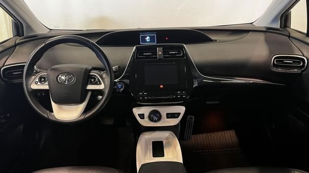 Toyota Prius 1,8 Hybrid, Automat, hengerfeste, perfekt for korte og lange kjøreturer. med Vinterdekk