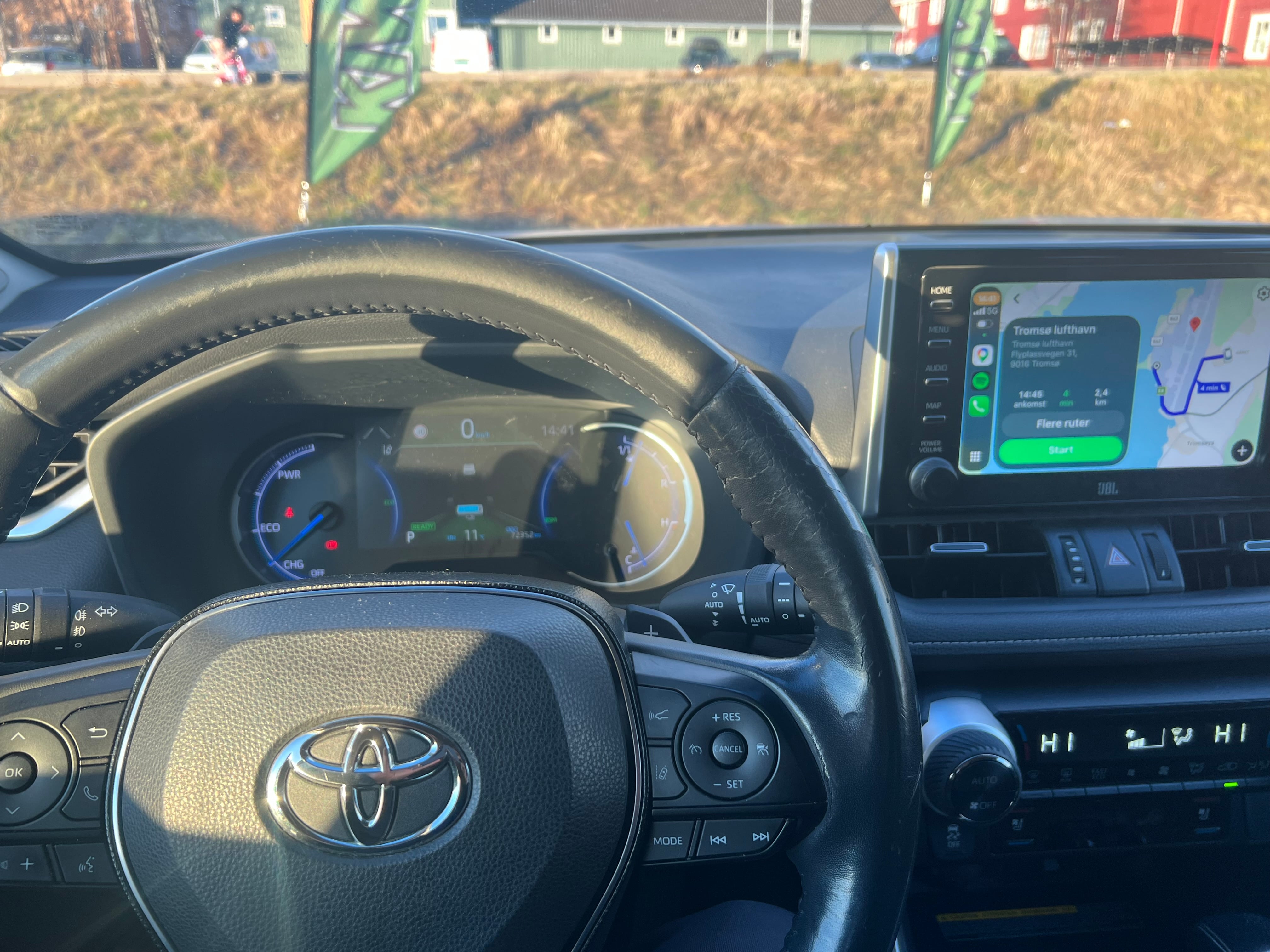 Toyota Rav4 Hybrid XSE with Cruise control