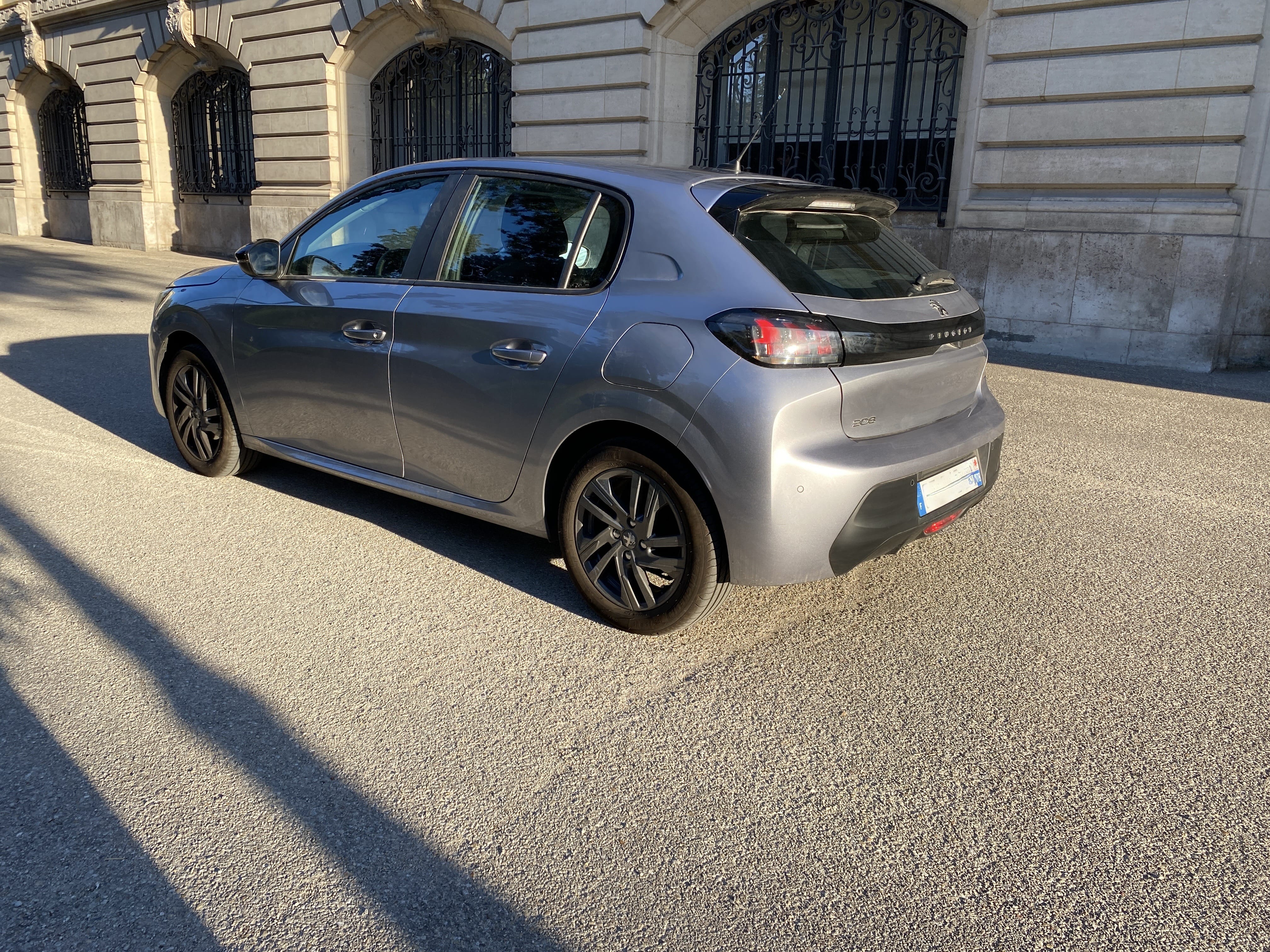 Peugeot 208 ACTIVE PACK PURETECH 75CH BVM avec Entrée audio / iPod