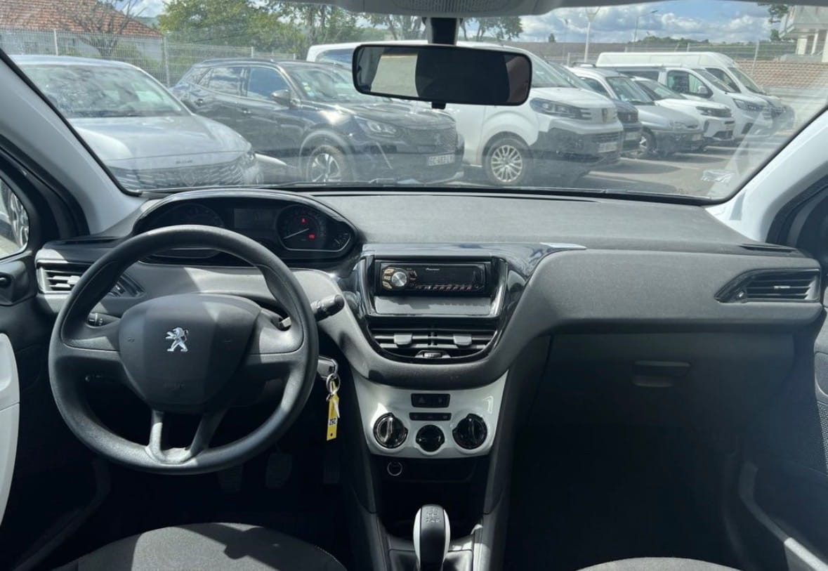 Peugeot 208 avec GPS