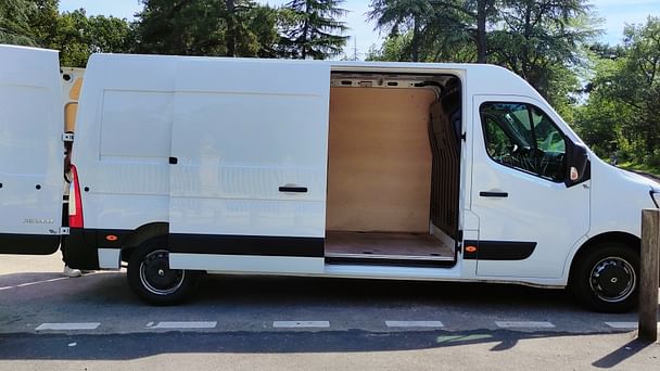 Renault Master 13m3 L3H2 parking gratuit, Diable+Couvertures+Sangles