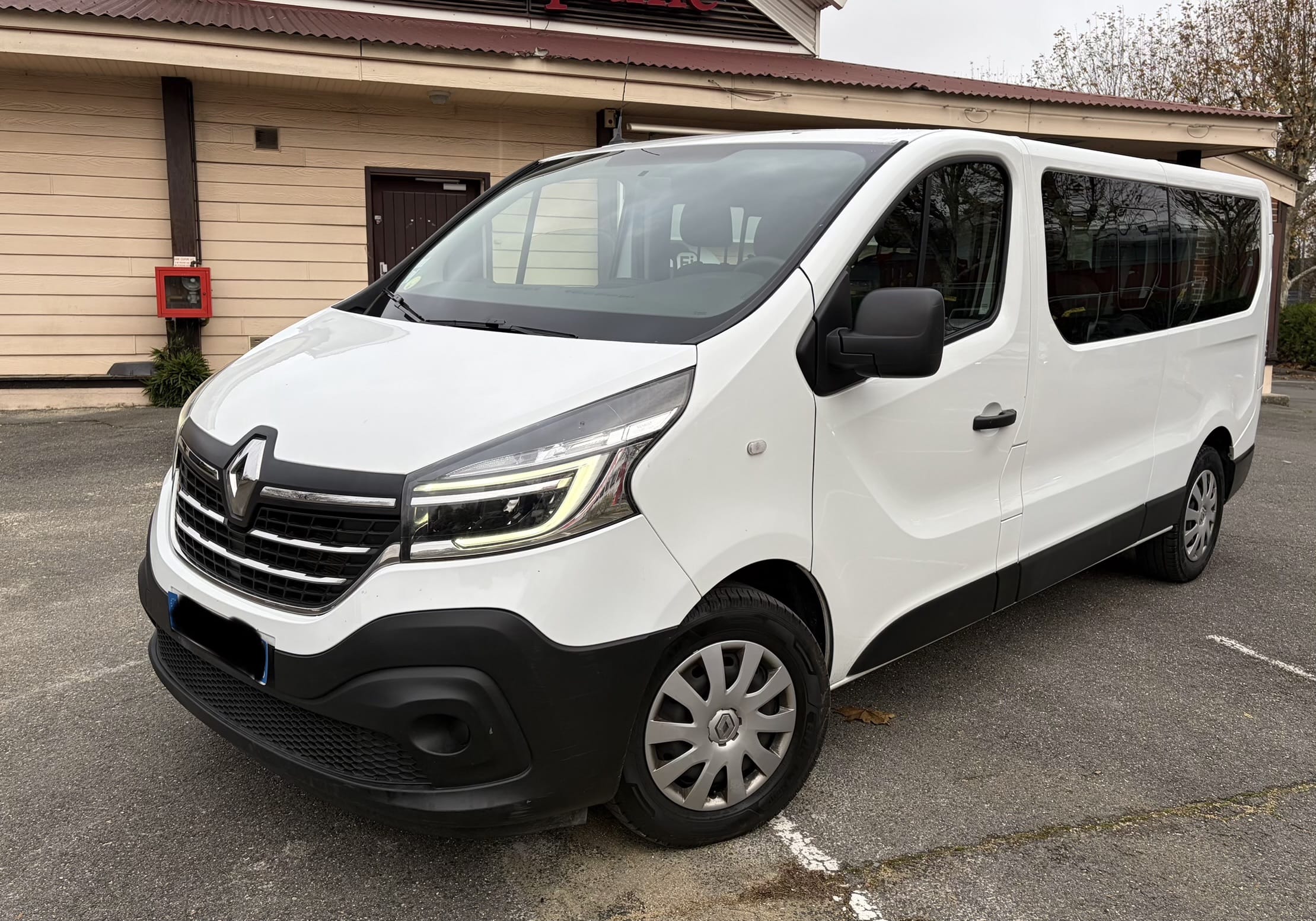 Renault Trafic Passenger 2.0 DCI long 9 places 125 CH avec Siège bébé