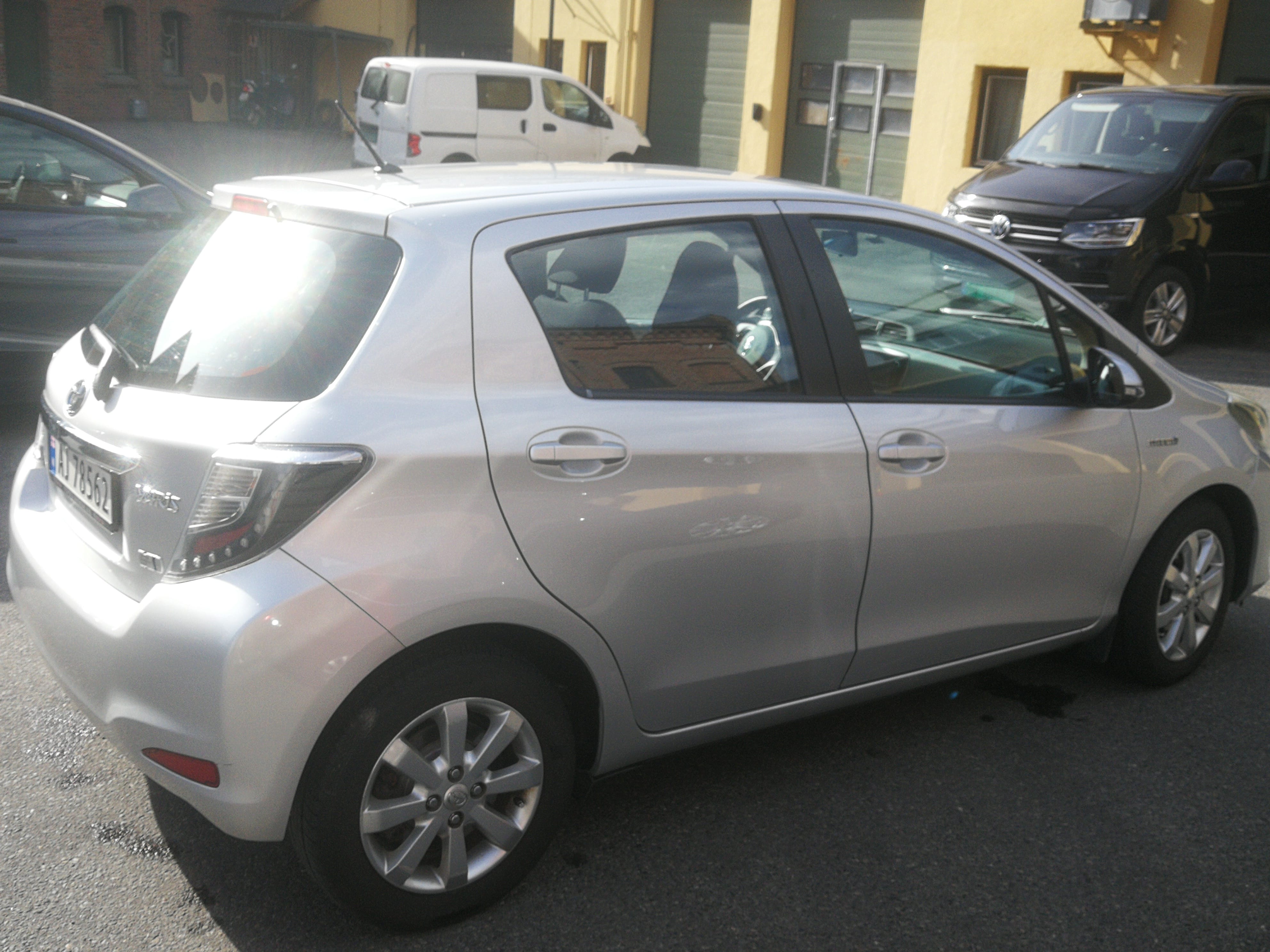 Toyota Yaris Hybrid with GPS