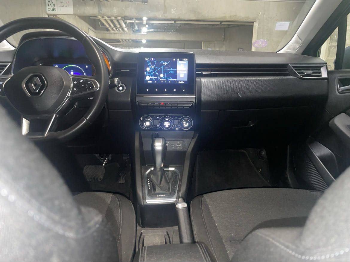 Renault Clio E-tech 140ch Boite Auto (FY201) (Clim, Régulateur, Bluetooth, USB, Connectivité smartphone, ..) # mit Navigationsgerät