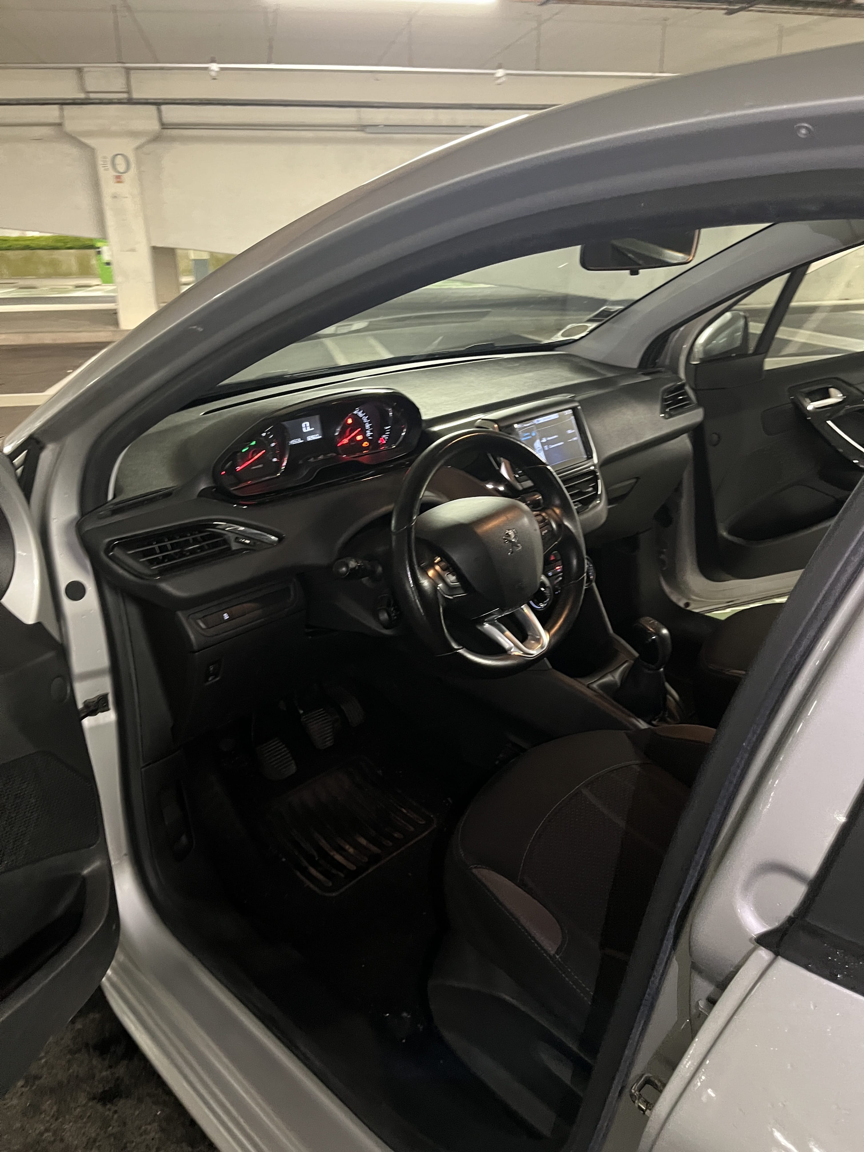Peugeot 208 avec Régulateur de vitesse