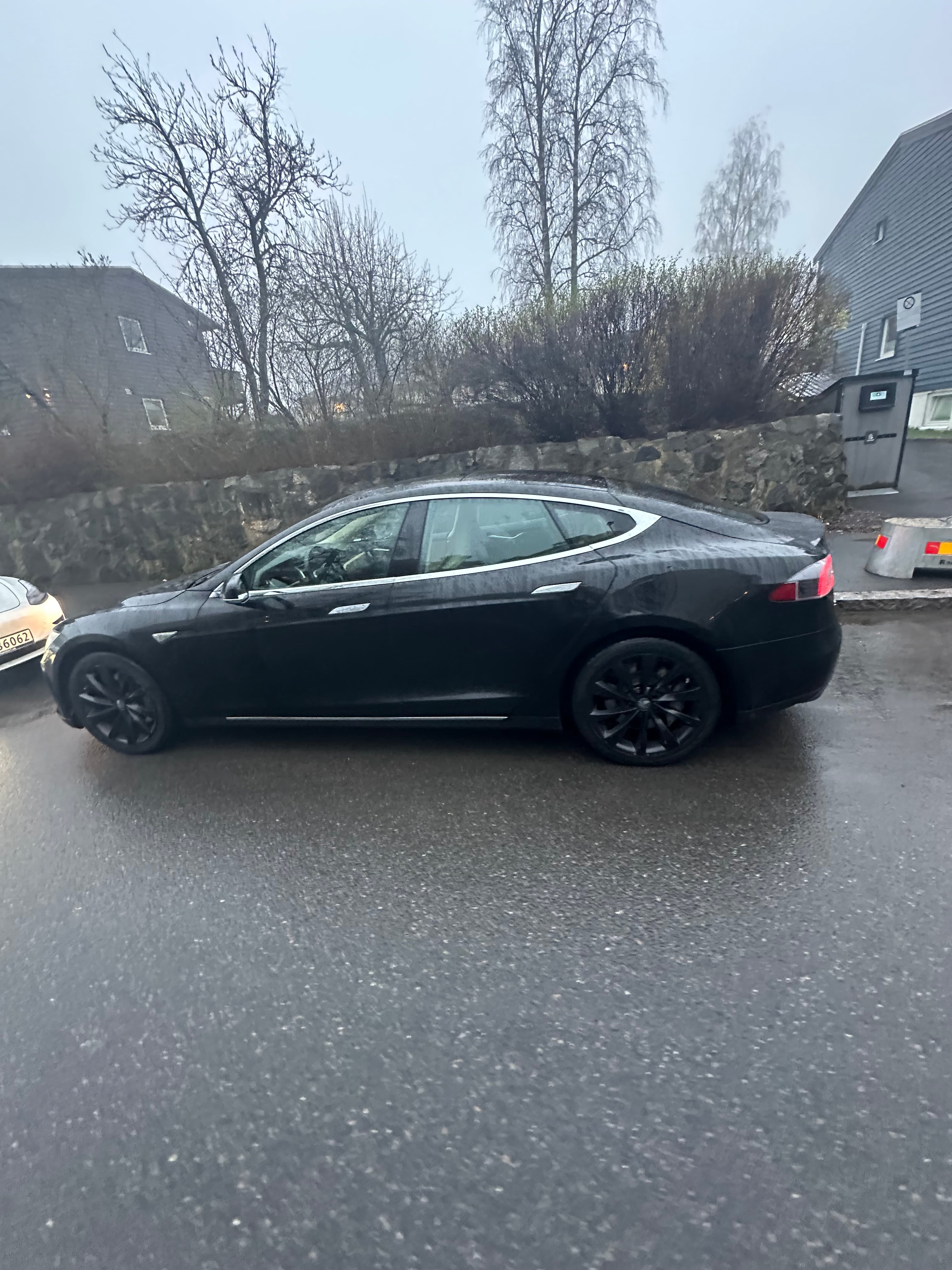 Tesla Model S 85 med GPS