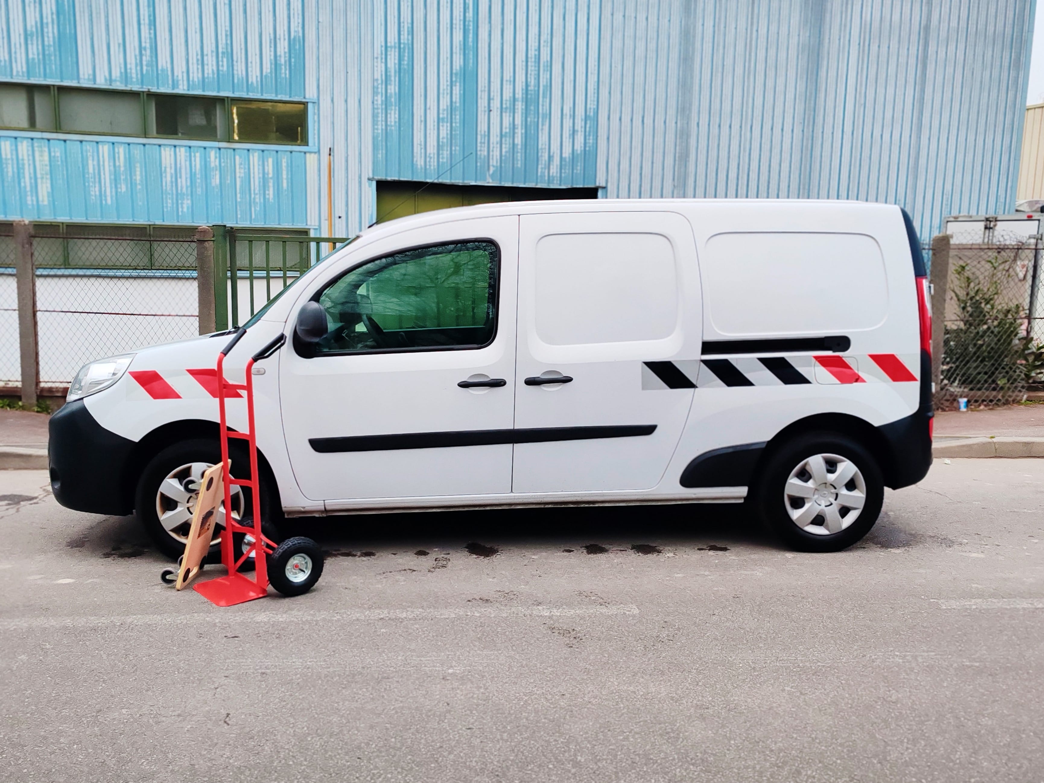 Renault Kangoo Express 4m3=modèle allongé+diable+plateau roulant+tendeurs+Sangles+couvertures avec Siège bébé