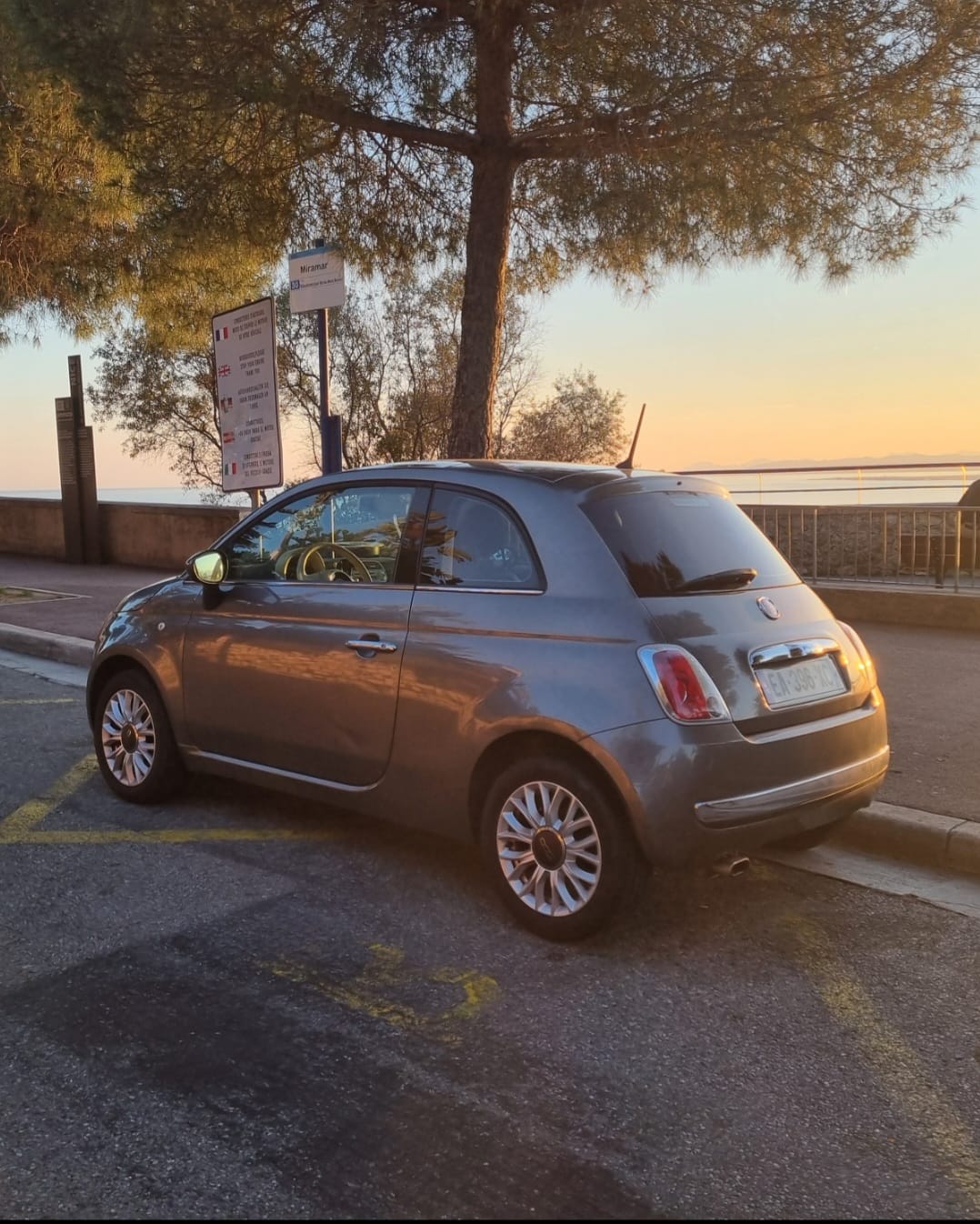 Fiat 500 Toit panoramique, Clim, Bluetooth, USB, super 95 avec Climatisation