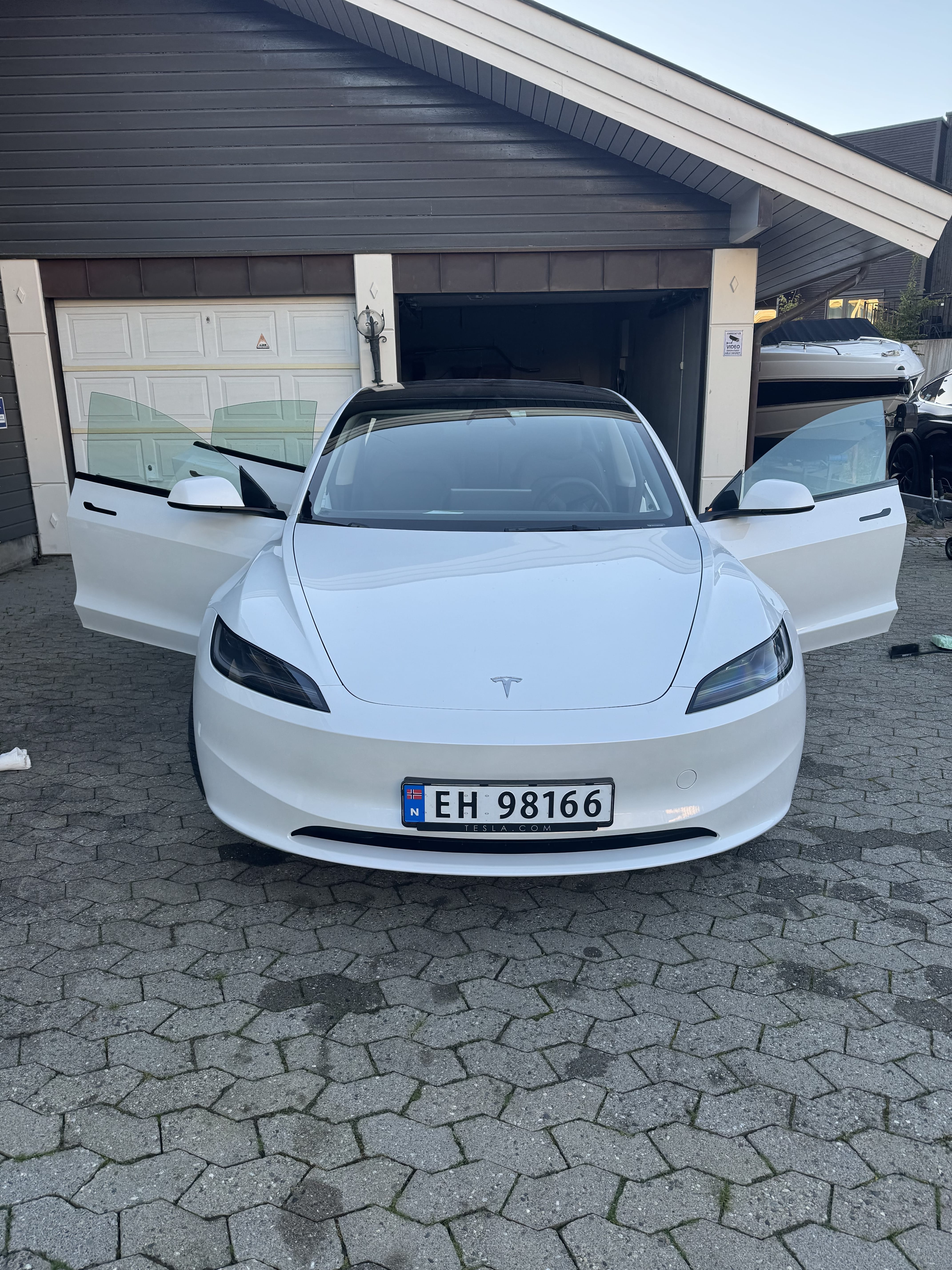 Tesla Model 3 med Cruisekontroll