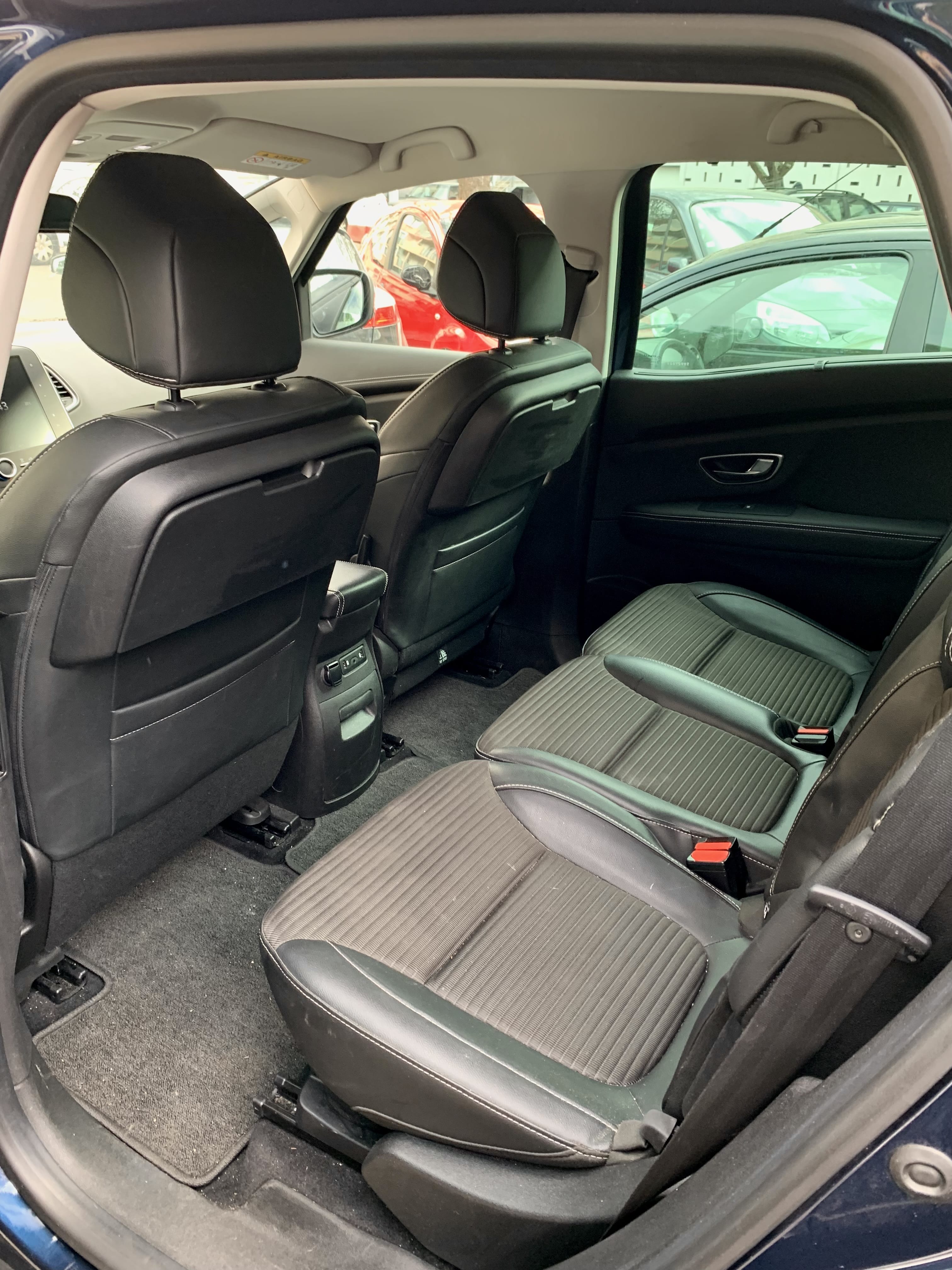 Renault Scenic avec Siège bébé