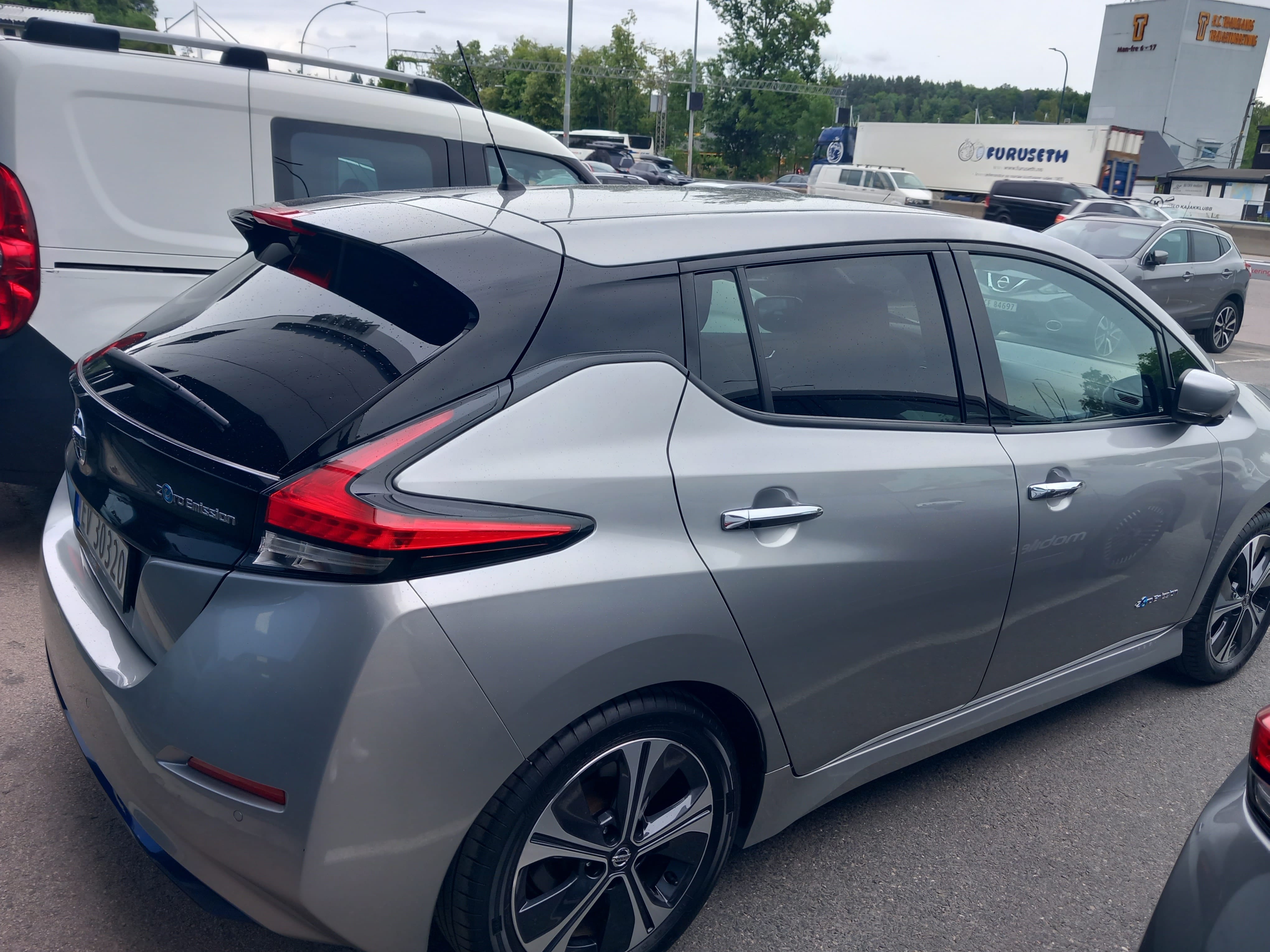 Nissan Leaf med Babysete