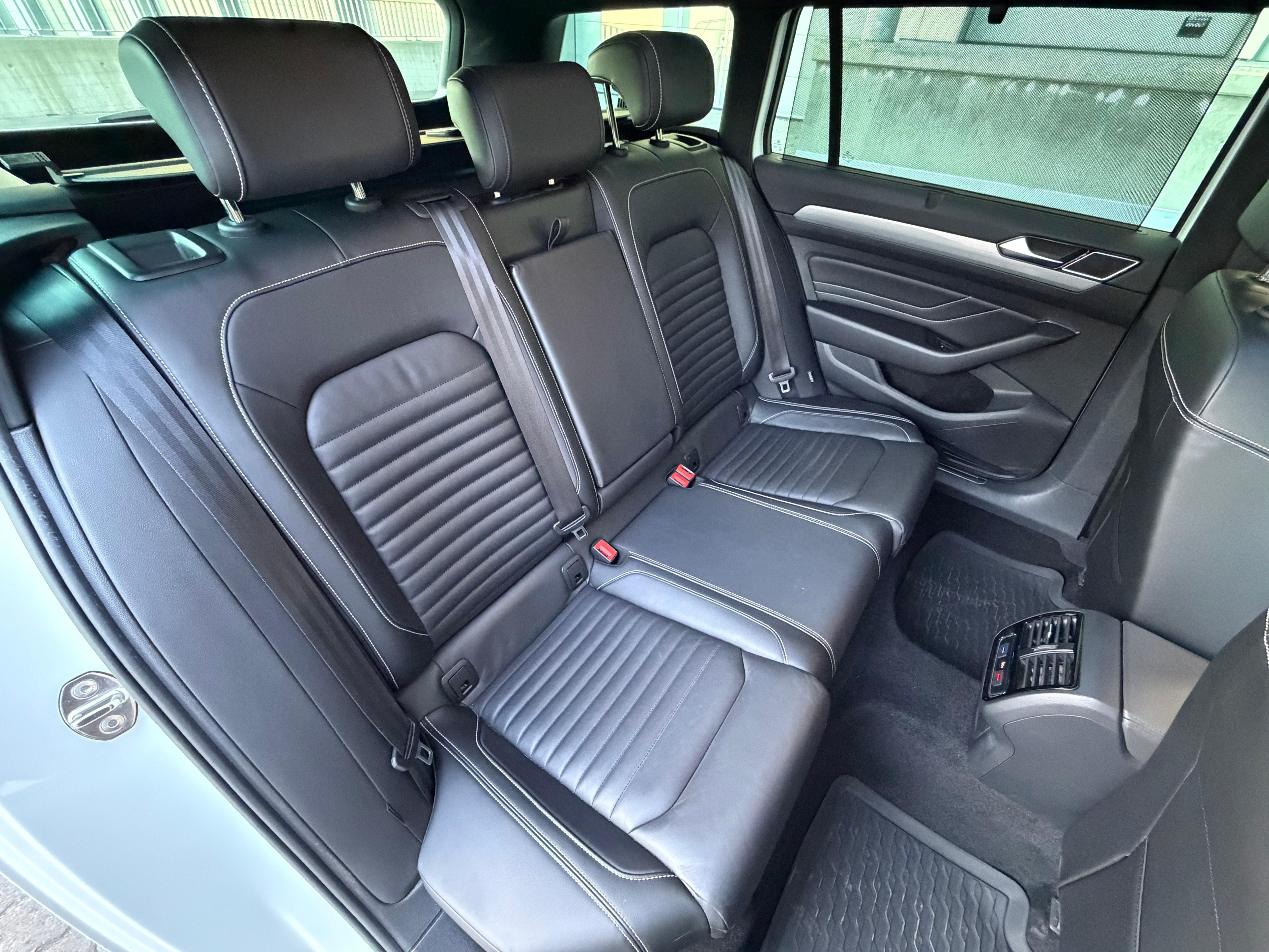Volkswagen Passat SW GTE with GPS