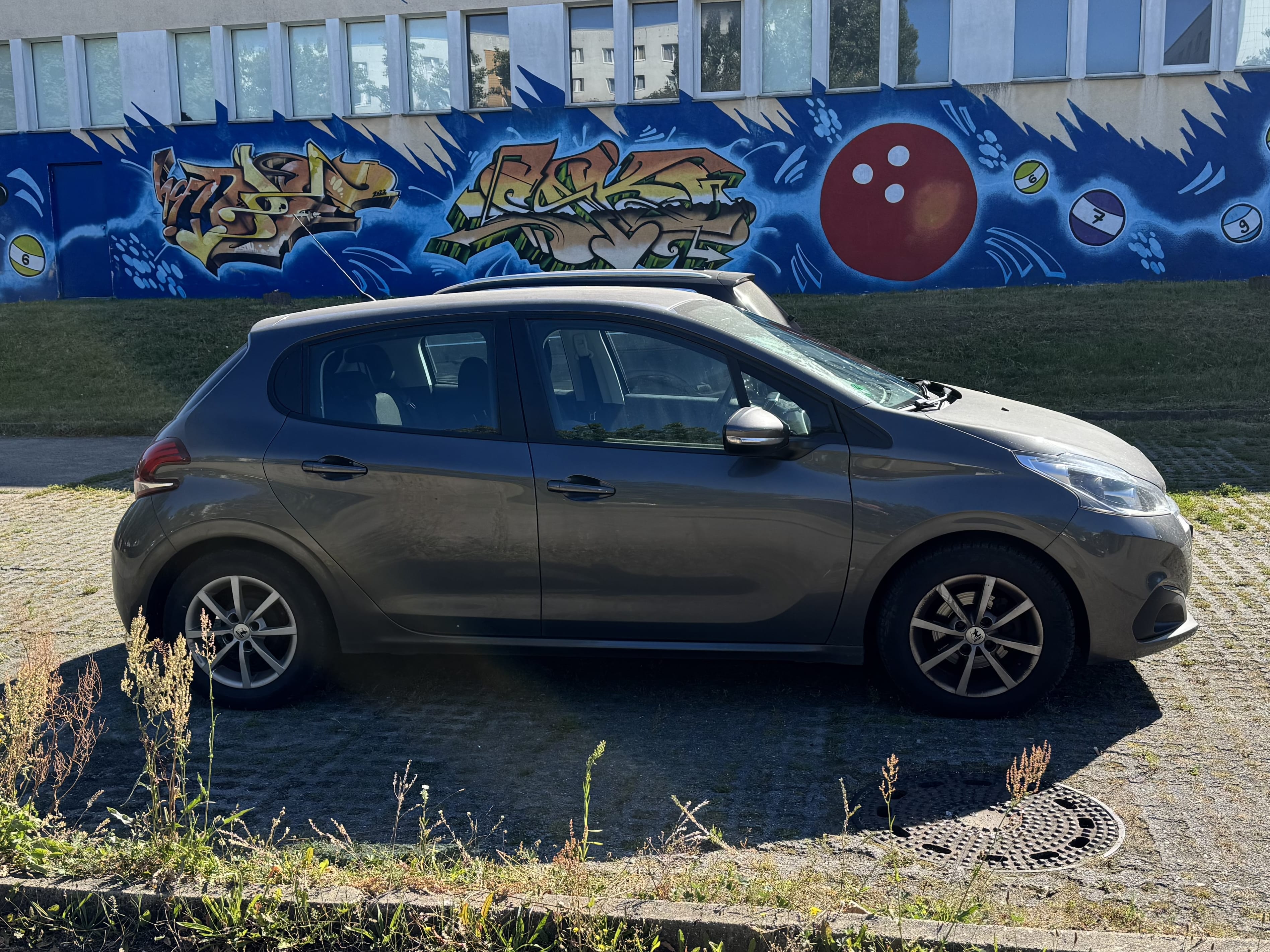 Peugeot 208 with Air conditioning